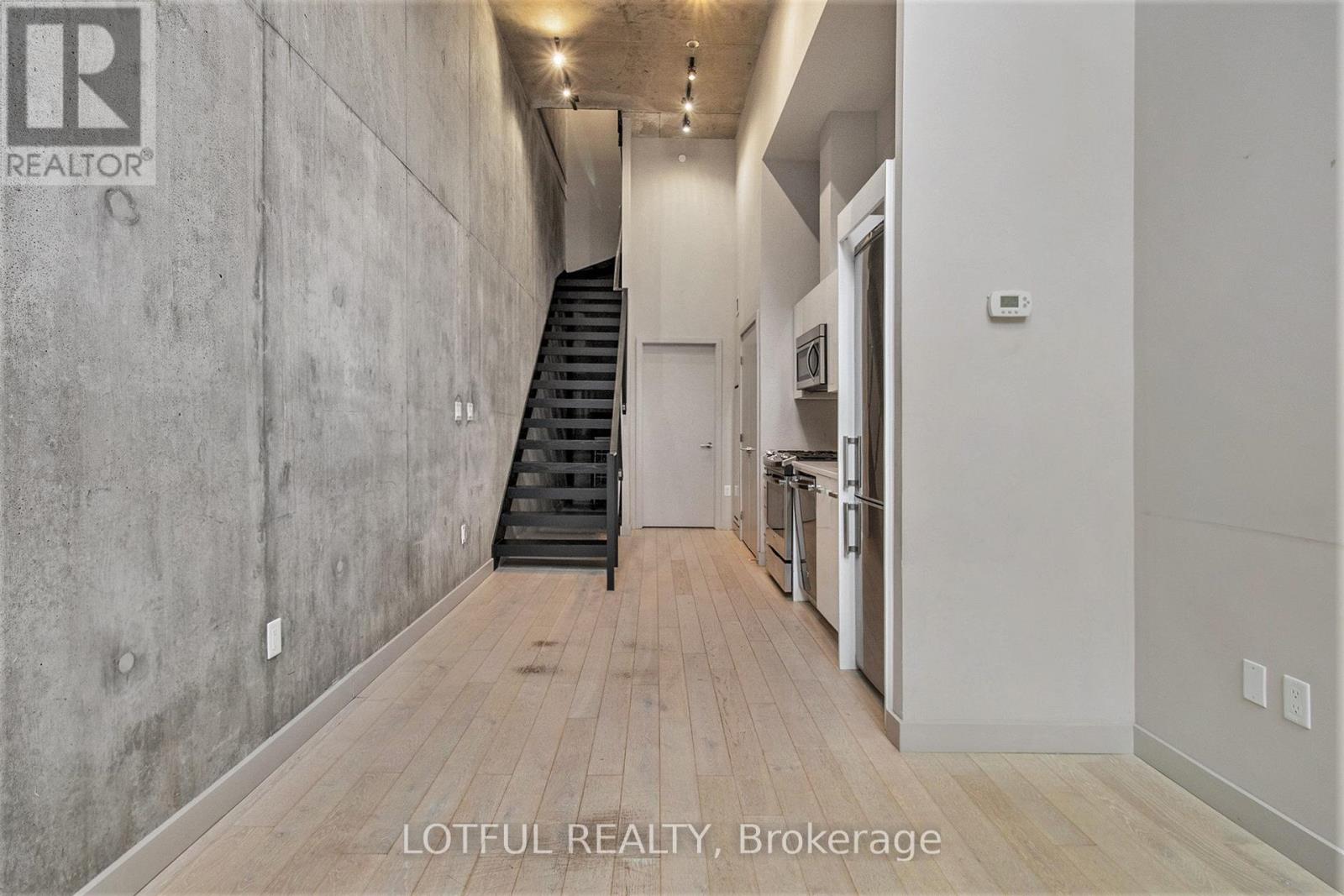 334 Gloucester Street, Ottawa, Ontario  K1R 0C1 - Photo 3 - X12992738