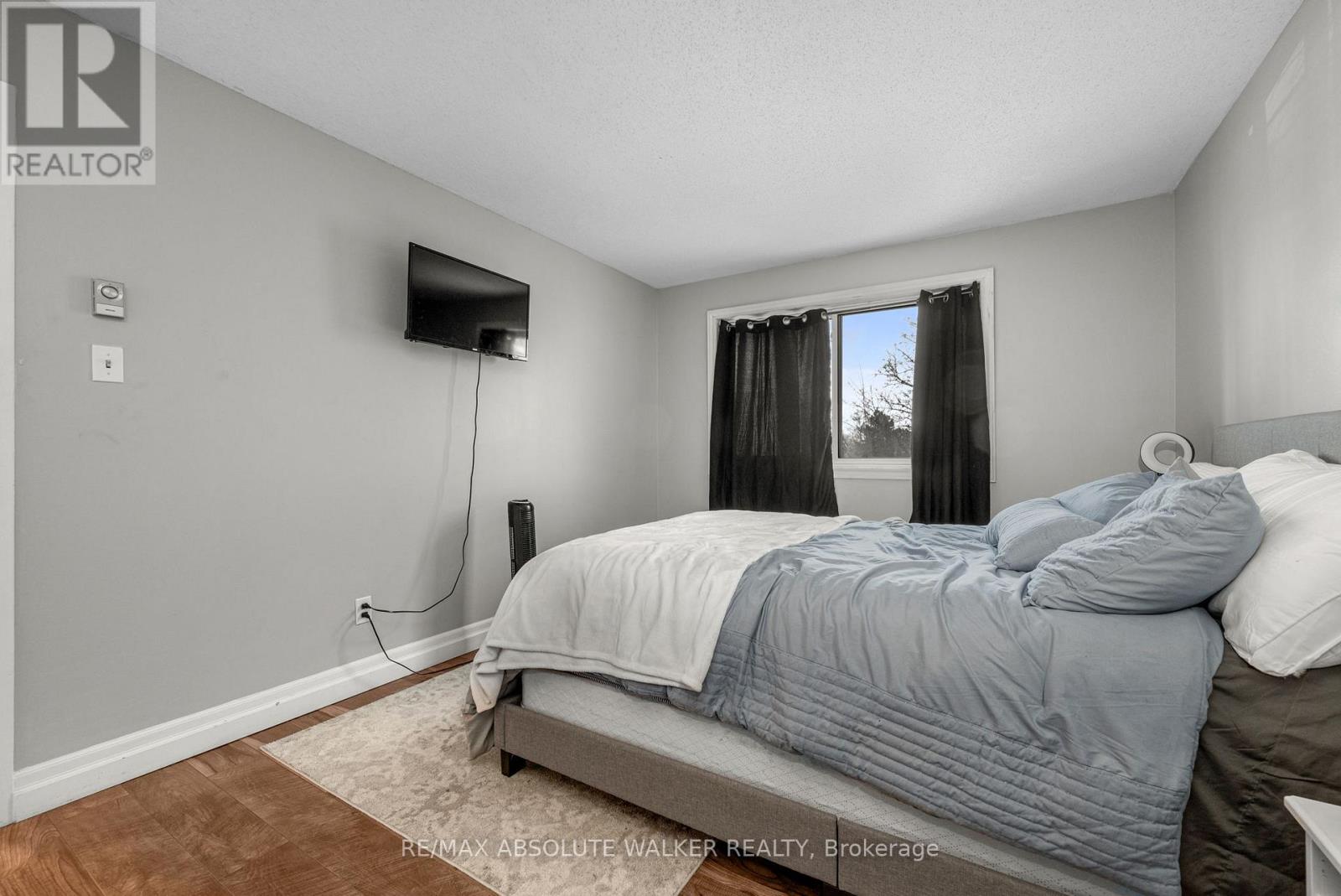 318 - 250 Brittany Drive, Ottawa, Ontario  K1K 4M1 - Photo 10 - X12993542