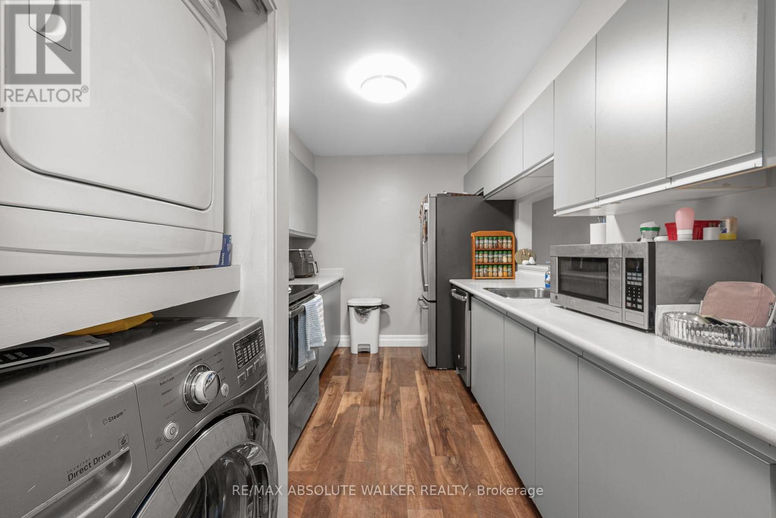 318 - 250 Brittany Drive, Ottawa, Ontario  K1K 4M1 - Photo 6 - X12993542