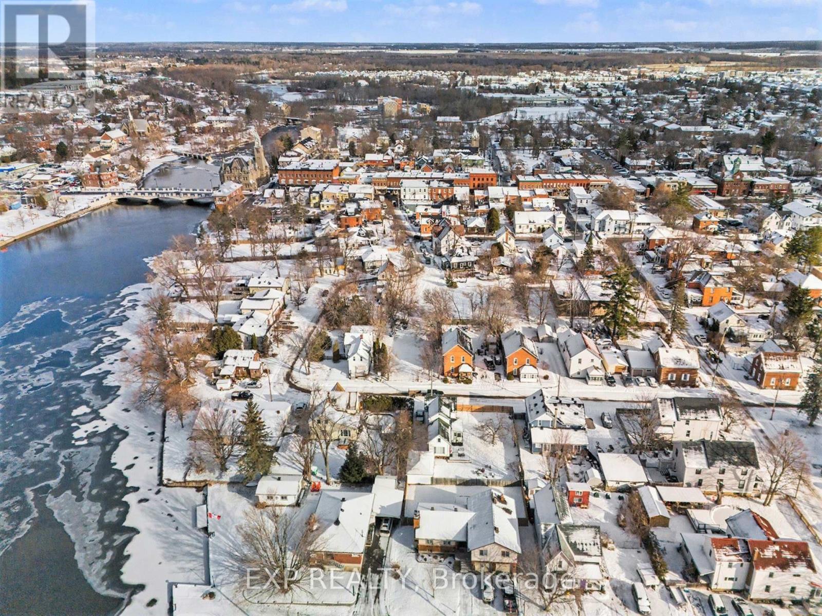 42 Allan Street, Carleton Place, Ontario  K7C 1T3 - Photo 3 - X12993548