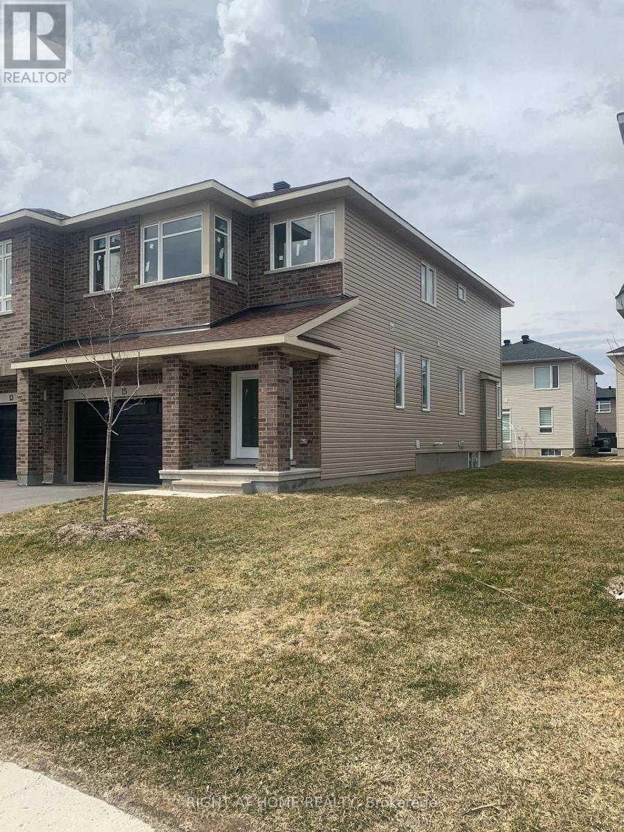 15 Wylie Way, Carleton Place, Ontario  K7C 0C4 - Photo 2 - X12993768