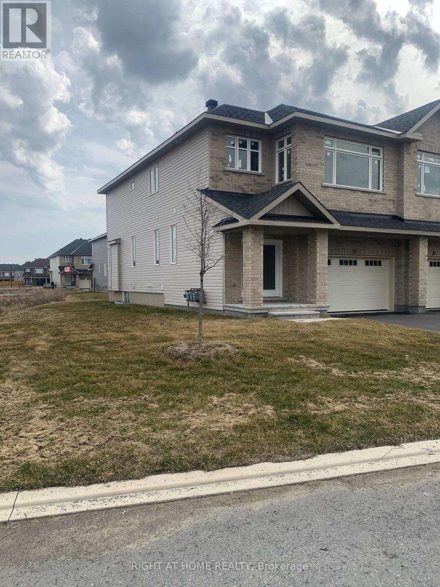 32 Wylie Way, Carleton Place, Ontario  K7C 0C4 - Photo 2 - X12993888