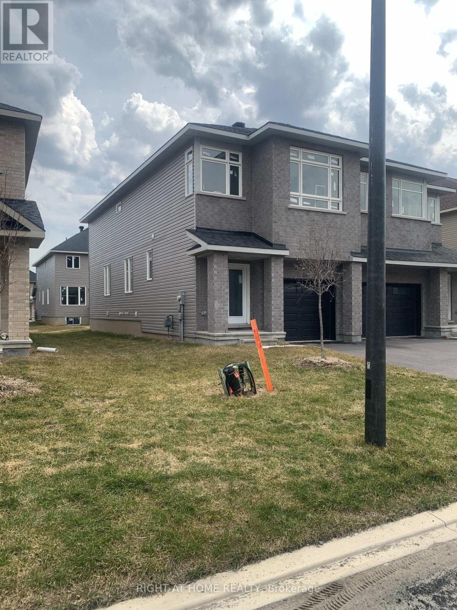 24 Wylie Way, Carleton Place, Ontario  K7C 0C4 - Photo 2 - X12993990