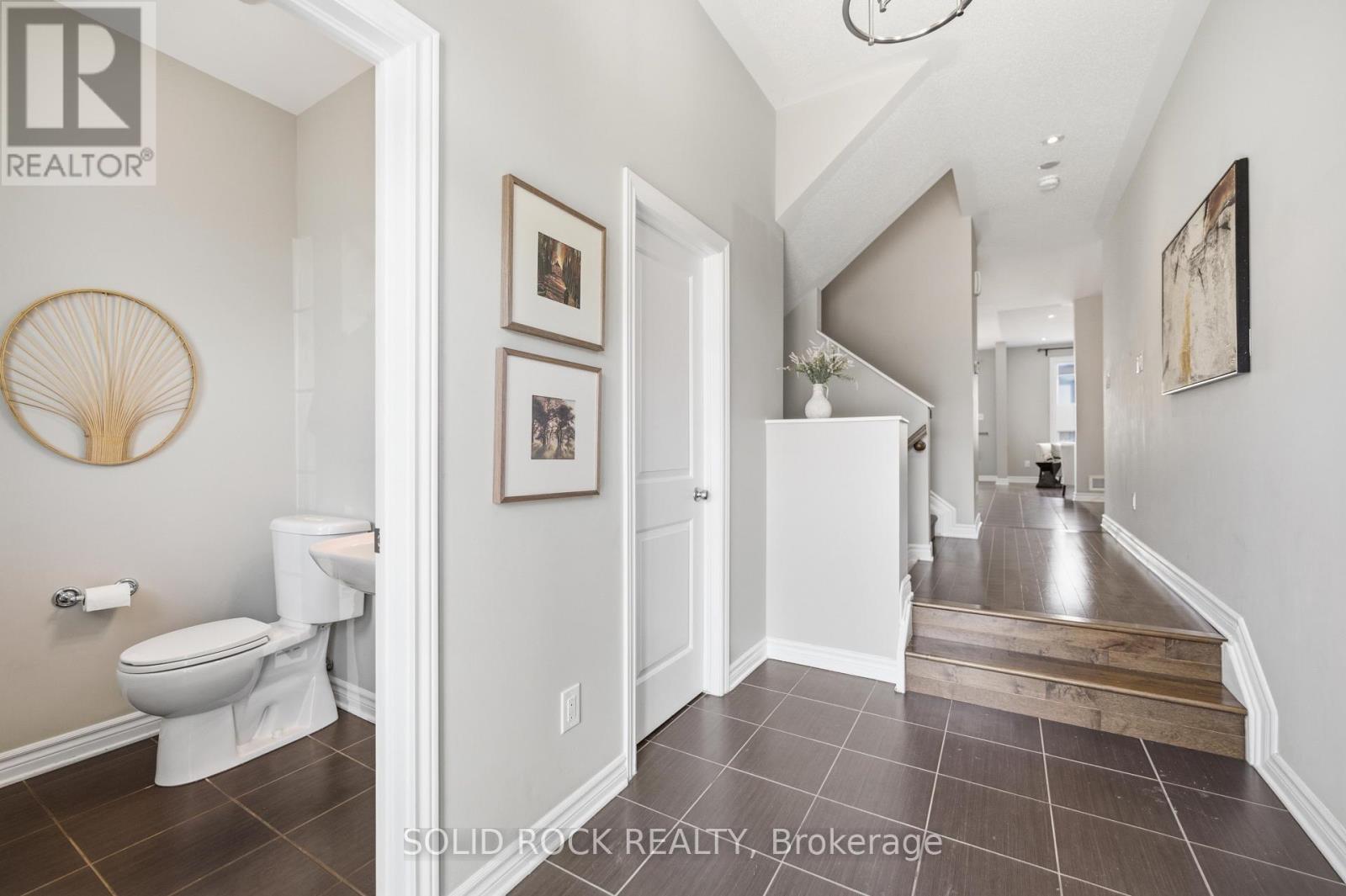 154 Westover Crescent, Ottawa, Ontario  K2T 0K6 - Photo 5 - X12994384