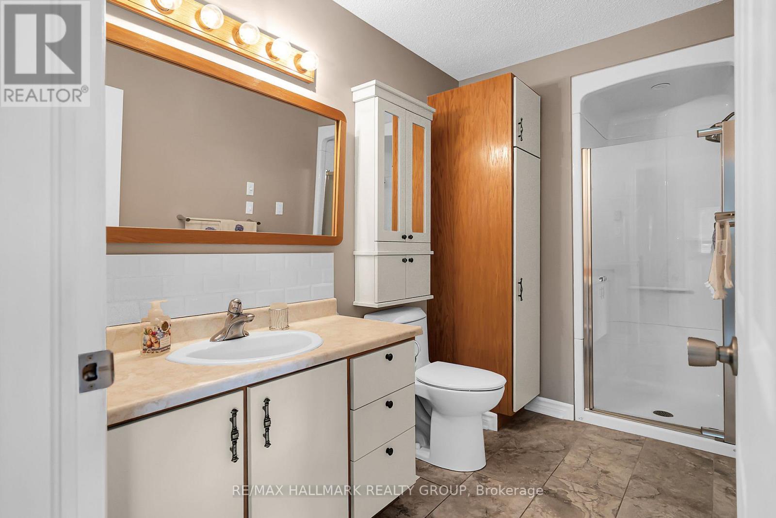 656 Ch Station Road, Alfred And Plantagenet, Ontario  K0B 1A0 - Photo 16 - X12994602