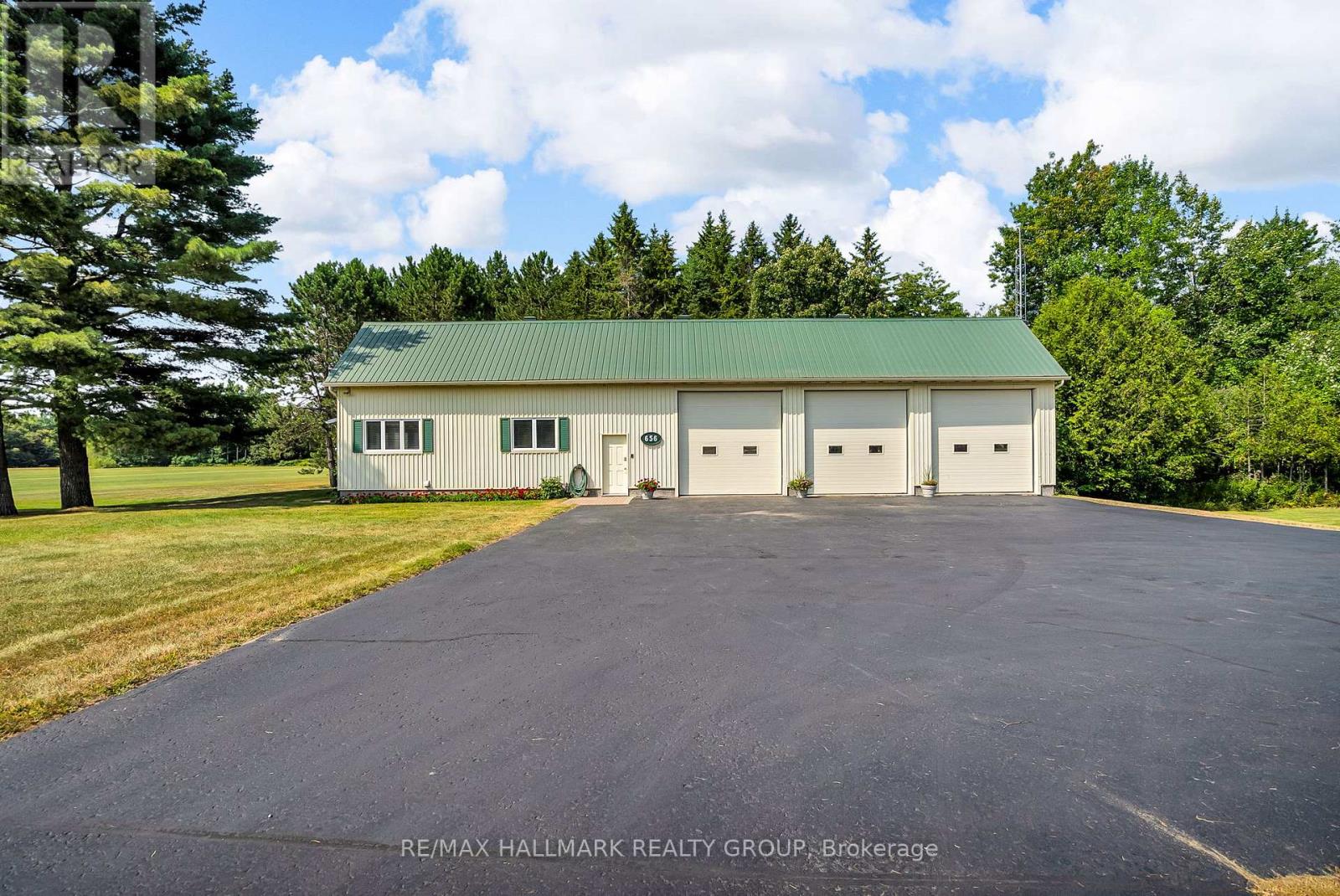 656 Ch Station Road, Alfred And Plantagenet, Ontario  K0B 1A0 - Photo 2 - X12994602
