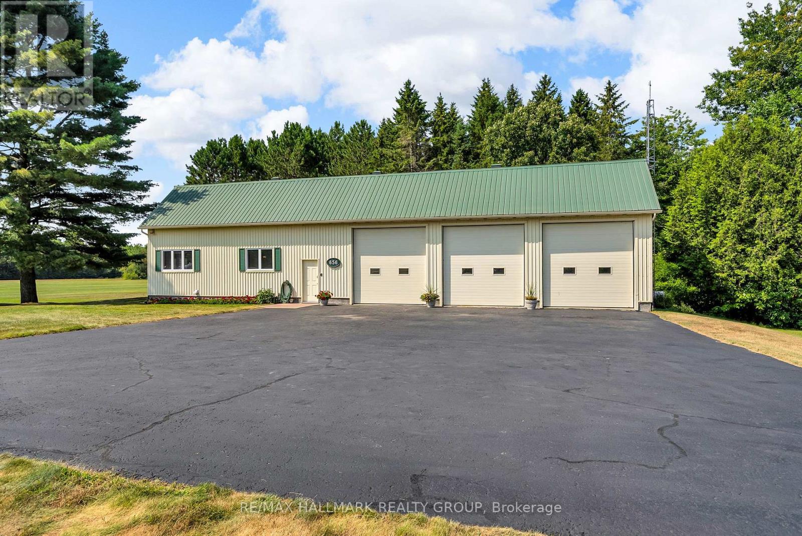 656 Ch Station Road, Alfred And Plantagenet, Ontario  K0B 1A0 - Photo 3 - X12994602