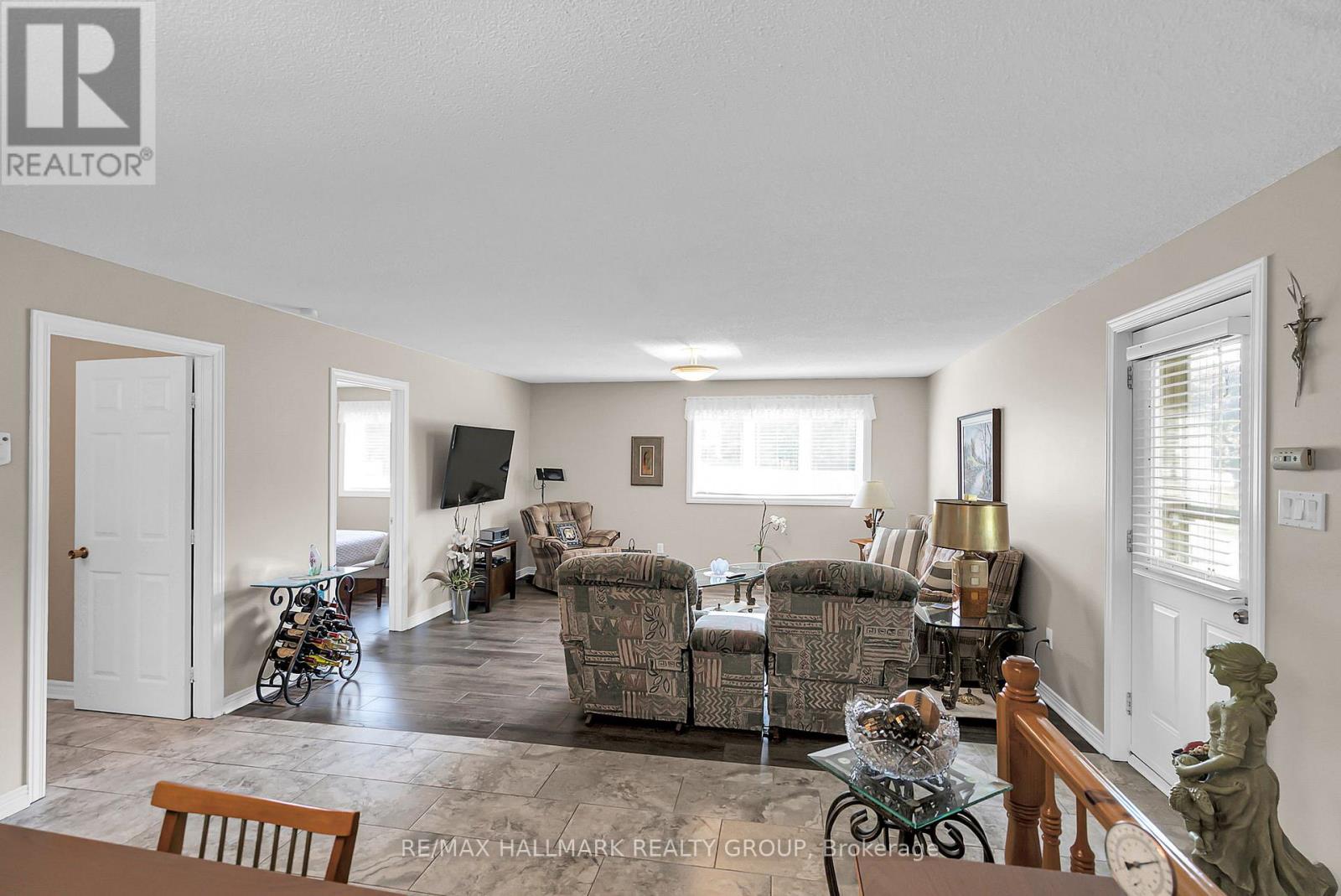 656 Ch Station Road, Alfred And Plantagenet, Ontario  K0B 1A0 - Photo 9 - X12994602