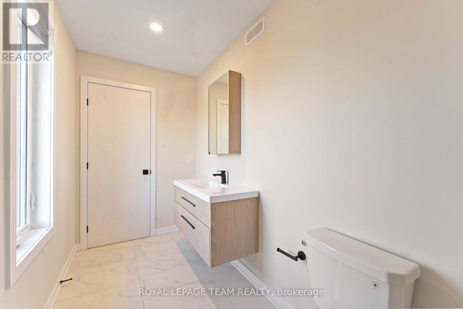 90 Elm Street, Ottawa, Ontario  K1R 6N3 - Photo 19 - X12996284