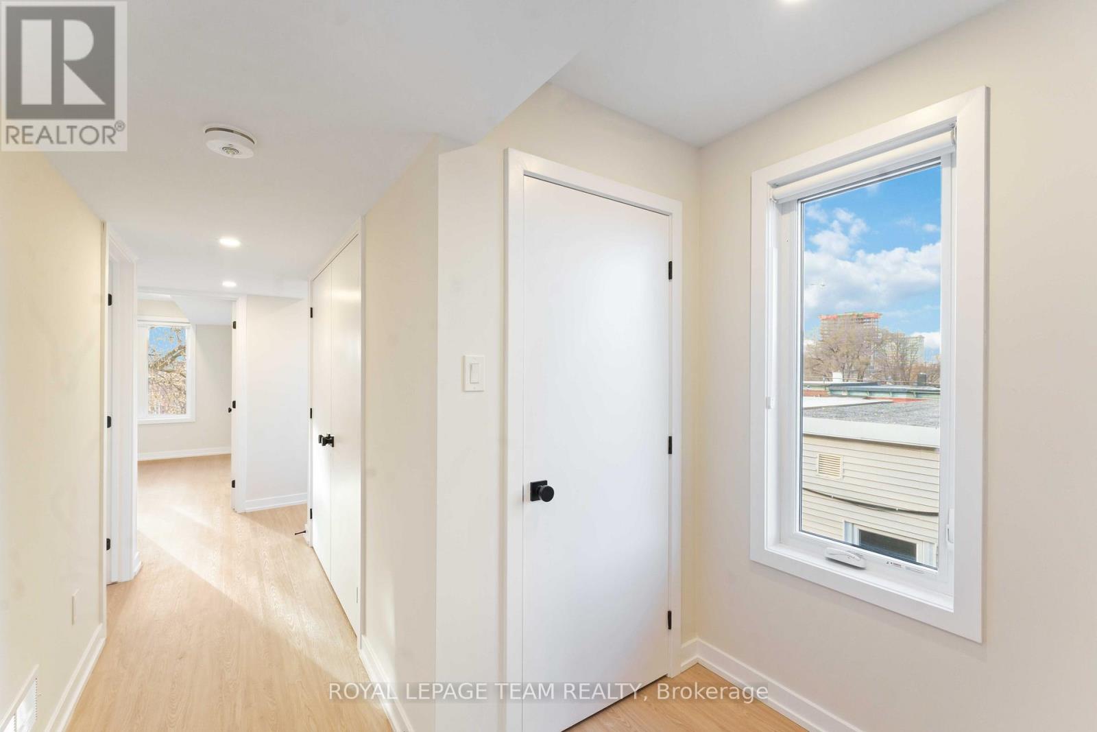 90 Elm Street, Ottawa, Ontario  K1R 6N3 - Photo 3 - X12996284