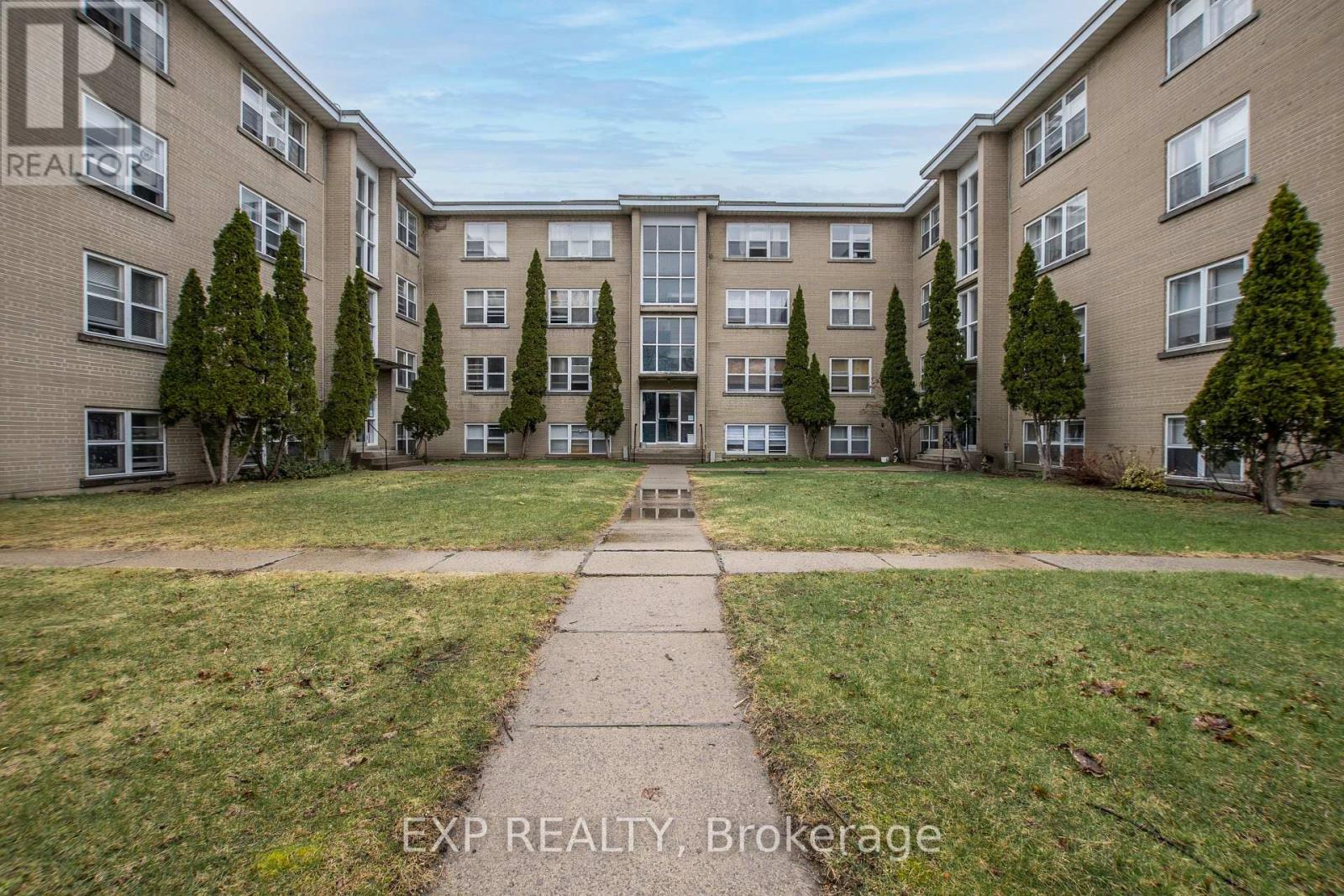 50 Central Avenue W, Brockville, Ontario  K6V 4N7 - Photo 3 - X12996878