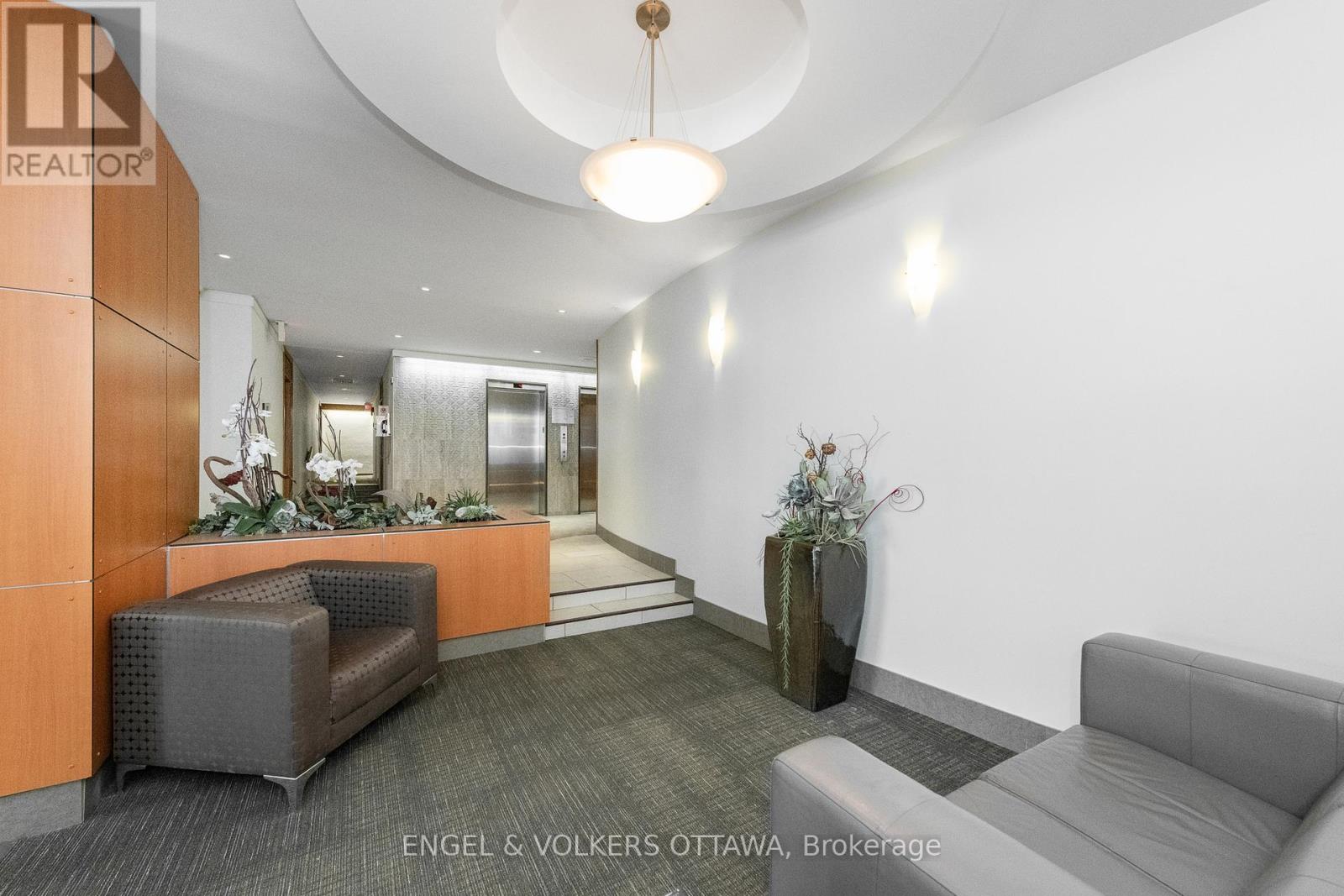 906 - 373 Laurier Avenue E, Ottawa, Ontario  K1N 8X6 - Photo 4 - X12998214