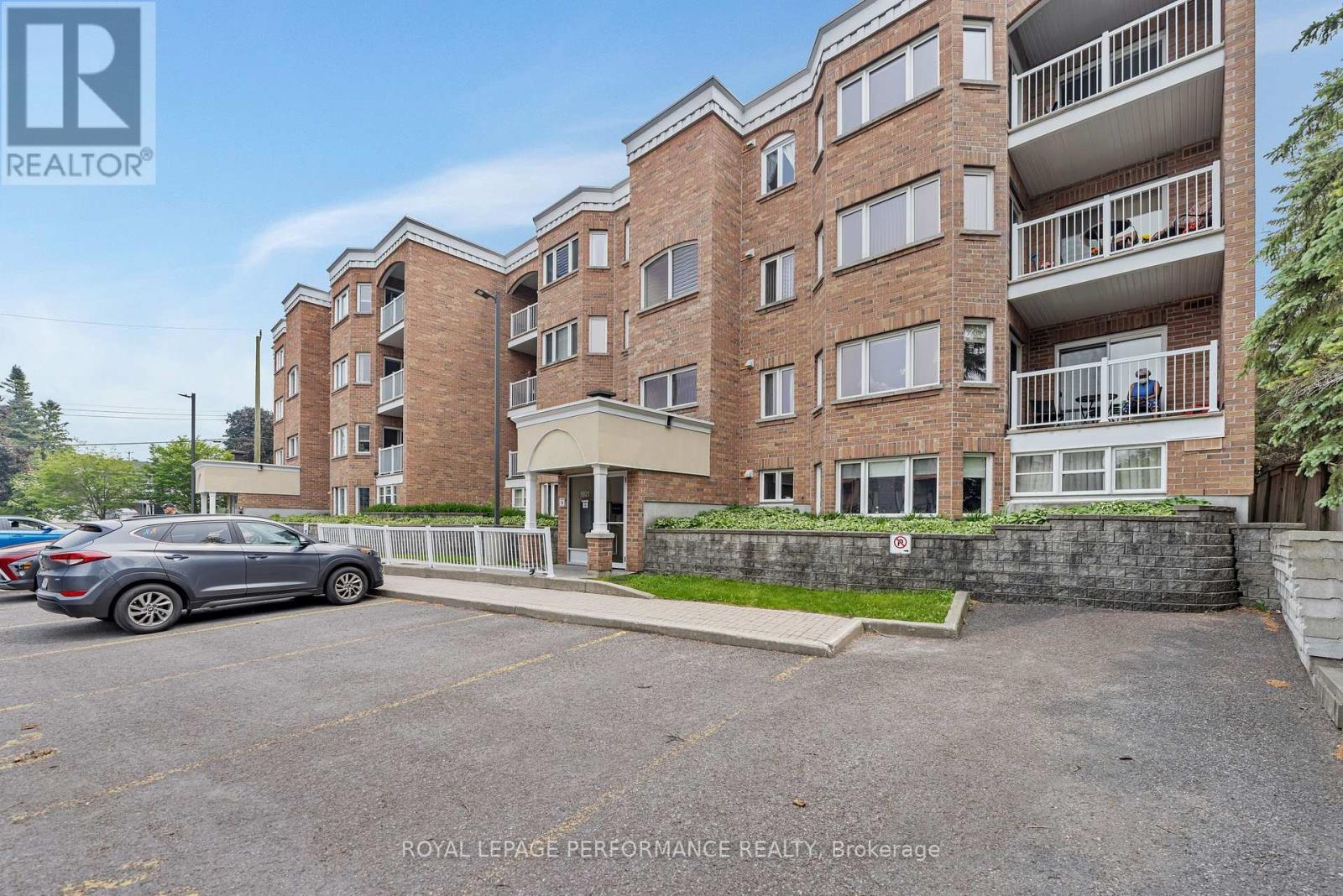 203 - 1921 ST JOSEPH BOULEVARD, Ottawa, Ontario