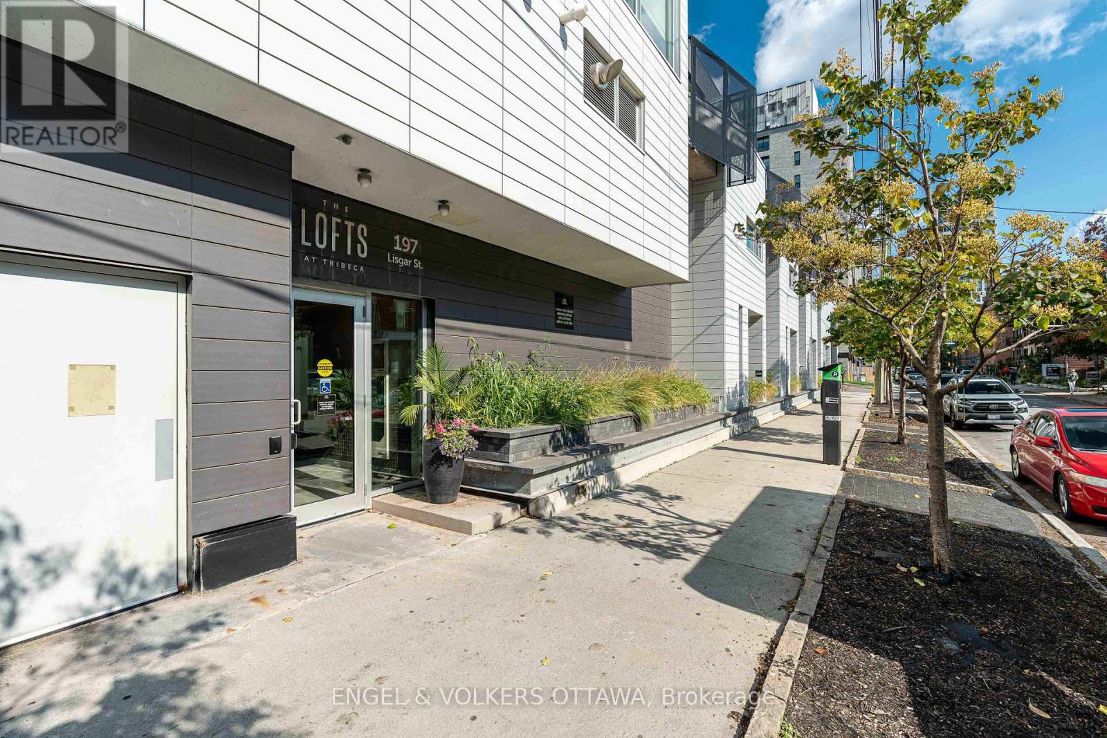 202 - 197 Lisgar Street, Ottawa, Ontario  K2P 0C3 - Photo 2 - X12999242