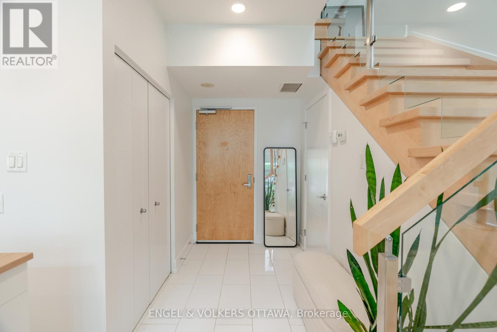 202 - 197 Lisgar Street, Ottawa, Ontario  K2P 0C3 - Photo 6 - X12999242