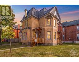 42 CHURCH STREET W, Smiths Falls, Ontario