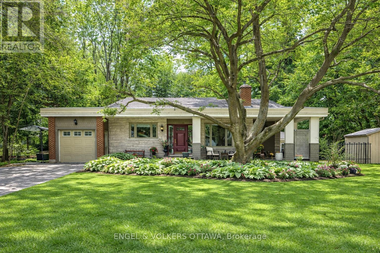 3 HAZELWOOD WAY, Ottawa, Ontario