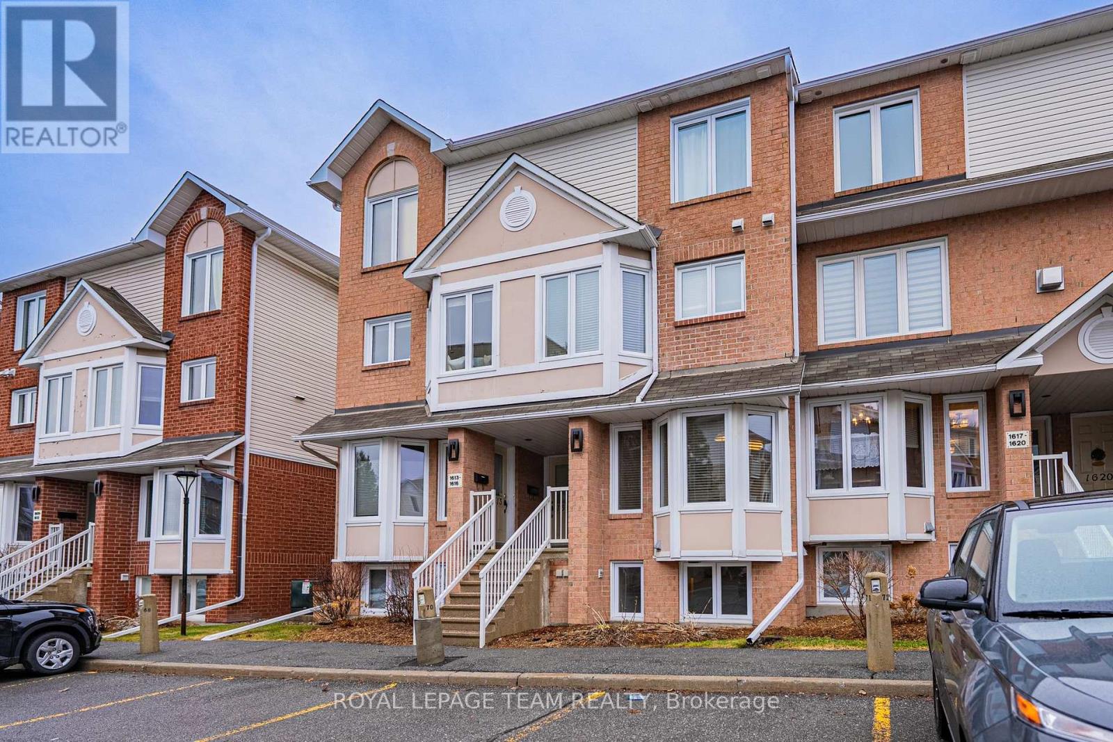 1615 Locksley Lane, Ottawa, Ontario  K1J 1B6 - Photo 3 - X13008156