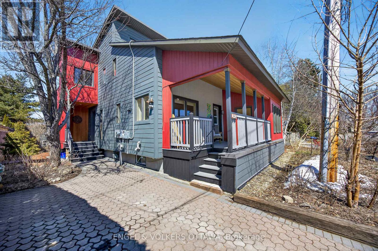 424 Lochaber Avenue, Ottawa, Ontario  K2A 0A6 - Photo 3 - X13009378