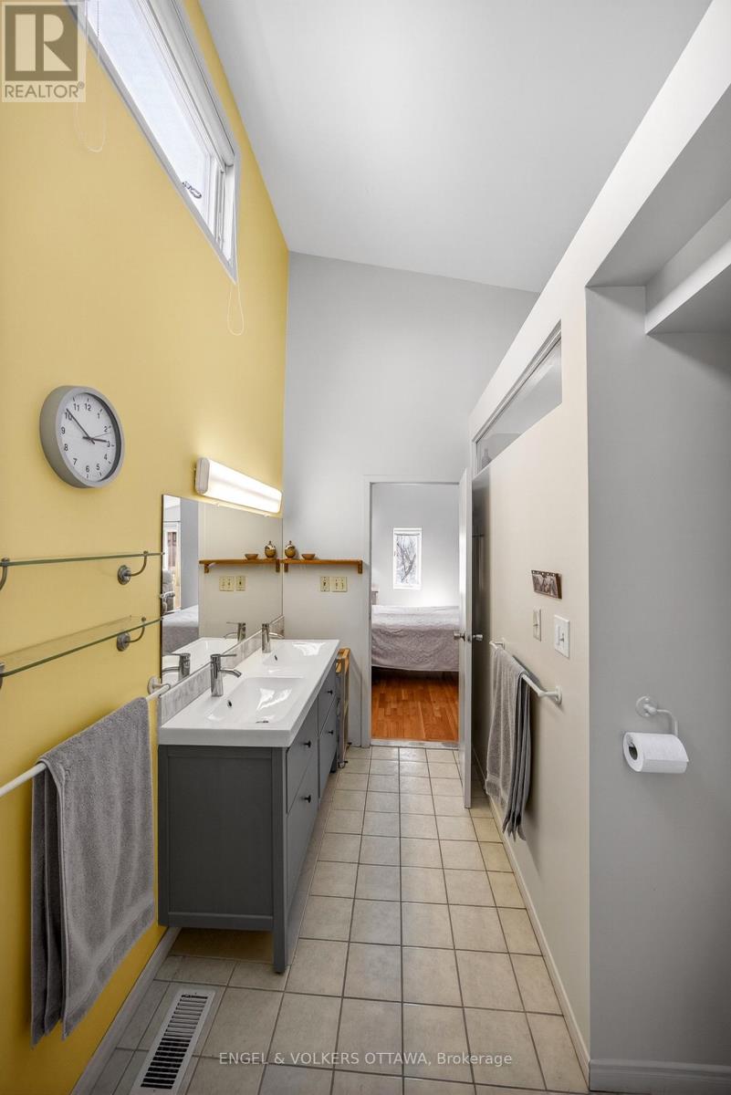 424 Lochaber Avenue, Ottawa, Ontario  K2A 0A6 - Photo 35 - X13009378