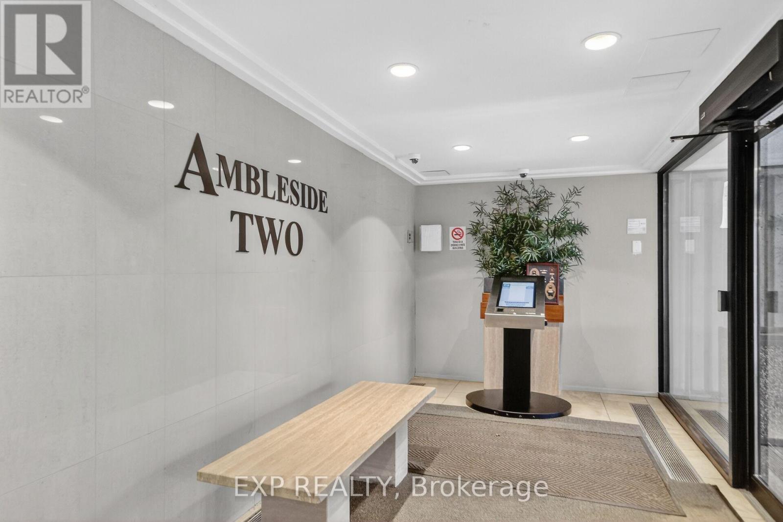 2009 - 1171 Ambleside Drive, Ottawa, Ontario  K2B 8E1 - Photo 2 - X13010068