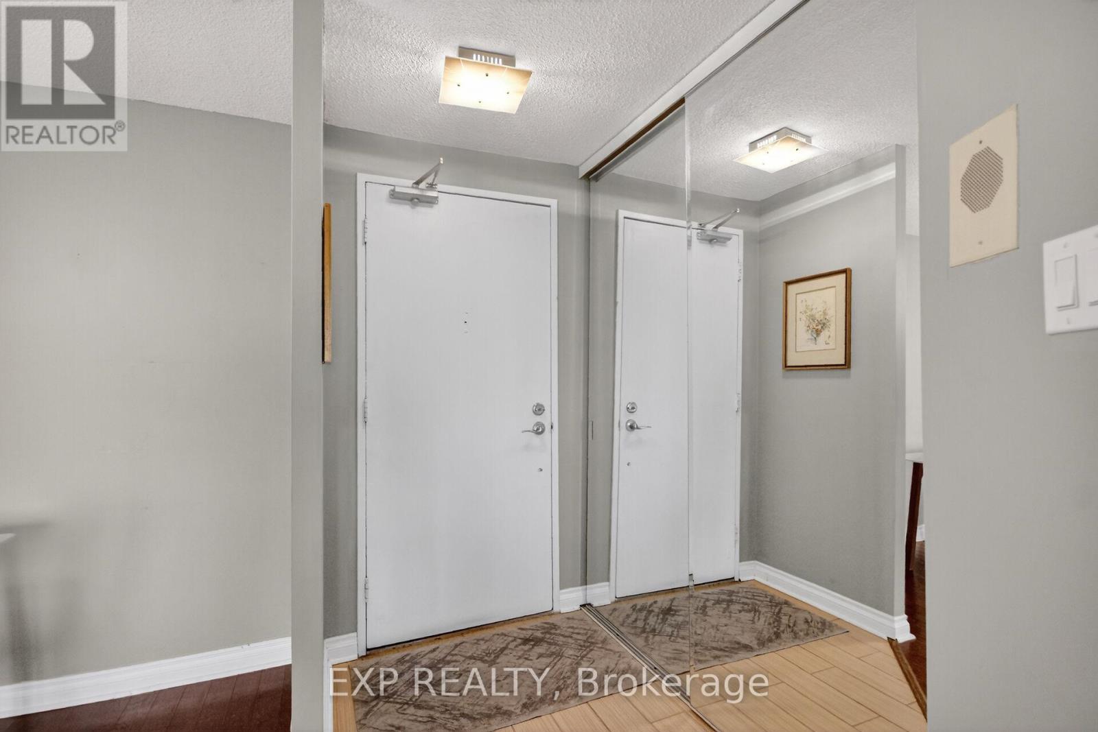 2009 - 1171 Ambleside Drive, Ottawa, Ontario  K2B 8E1 - Photo 4 - X13010068