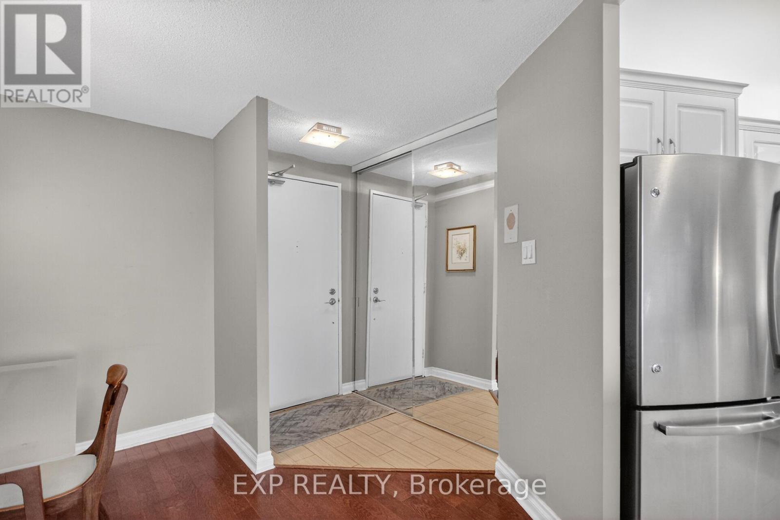 2009 - 1171 Ambleside Drive, Ottawa, Ontario  K2B 8E1 - Photo 5 - X13010068
