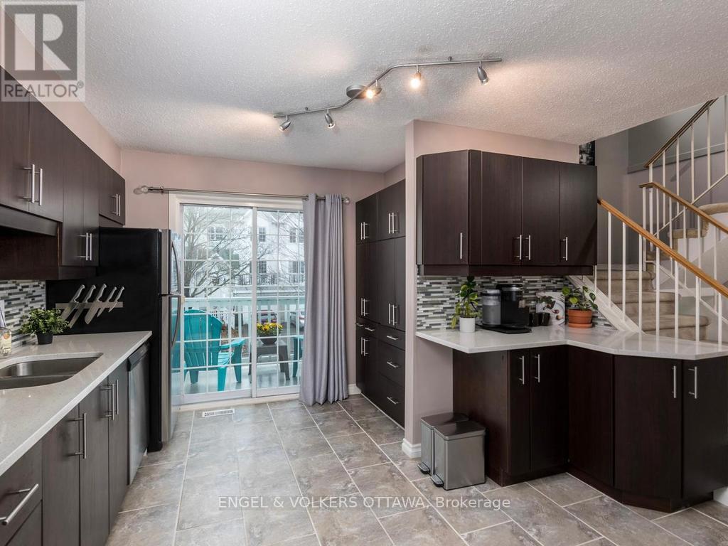 31 Castlegreen Private, Ottawa, Ontario  K1T 3N4 - Photo 10 - X13010344