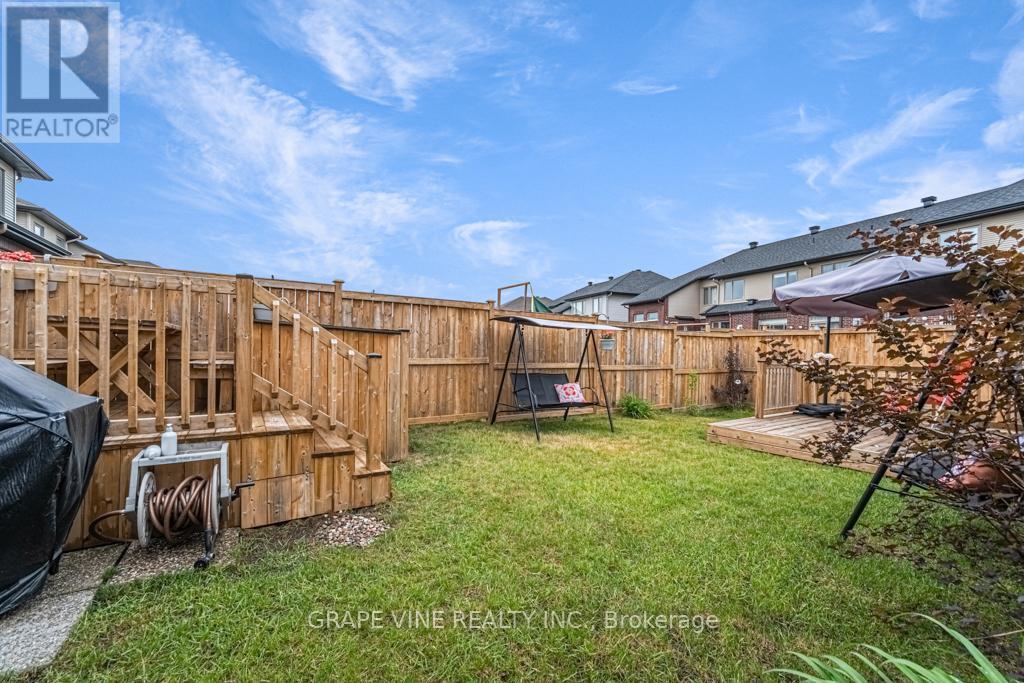 383 Memorial Grove, Ottawa, Ontario  K1X 0C7 - Photo 36 - X13010364