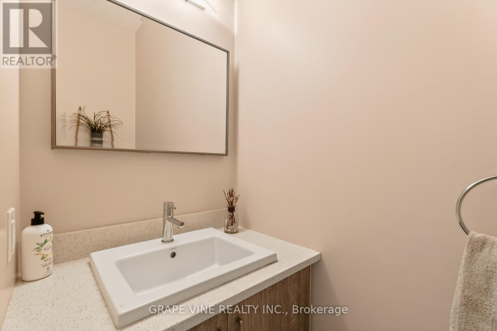 383 Memorial Grove, Ottawa, Ontario  K1X 0C7 - Photo 5 - X13010364
