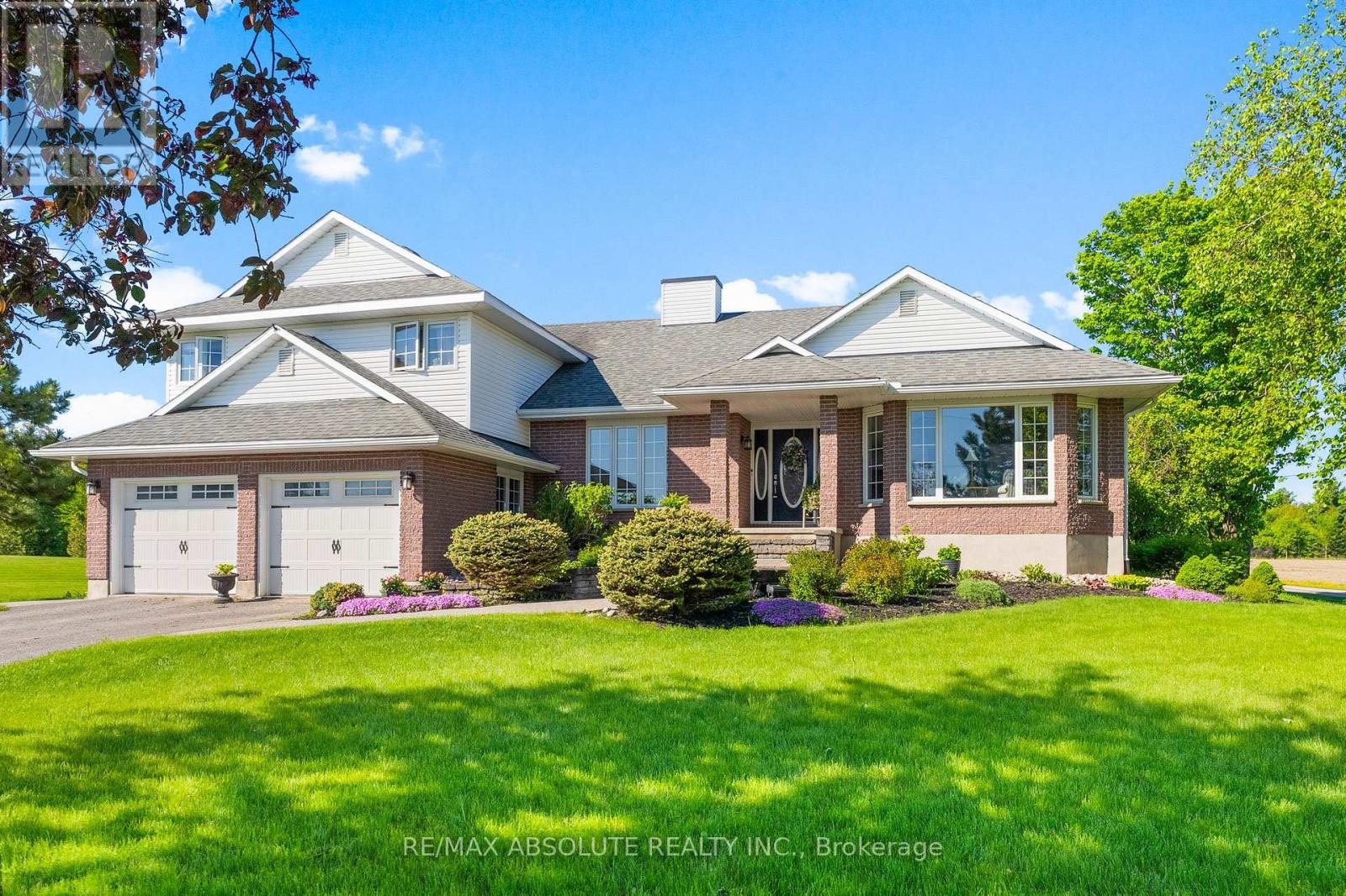 151 Duncan Drive, Mcnab/braeside, Ontario  K7S 0E1 - Photo 2 - X13010978
