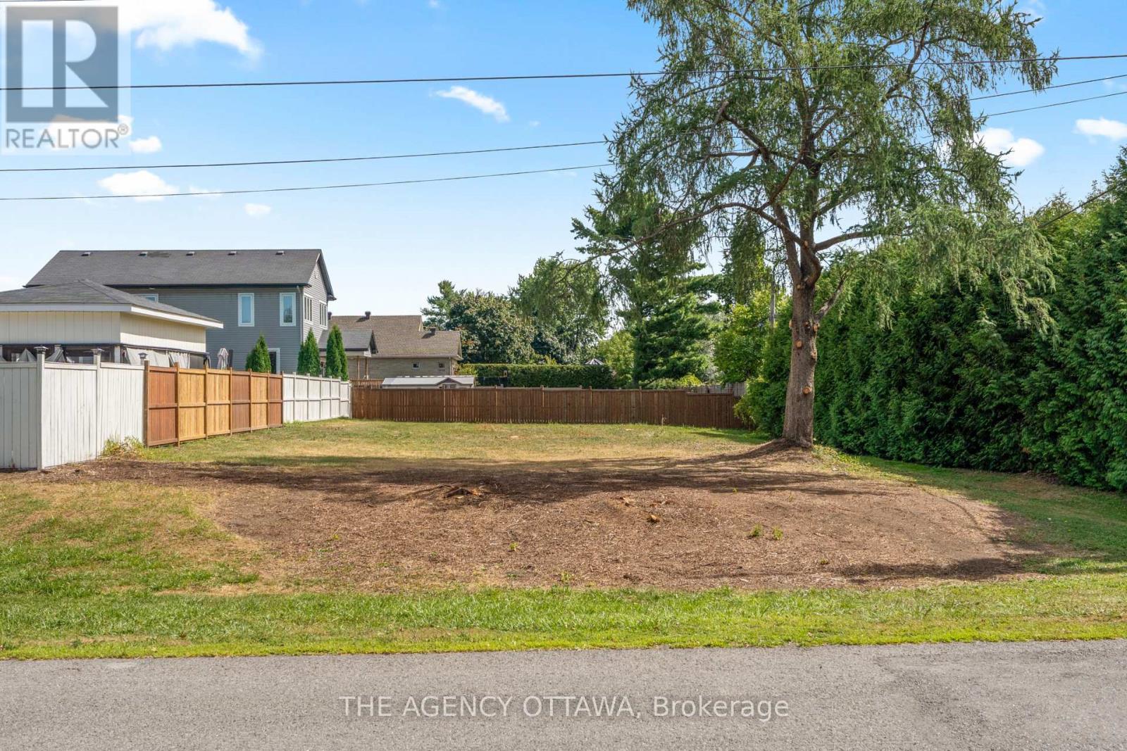 9 DORIS AVENUE, Ottawa, Ontario