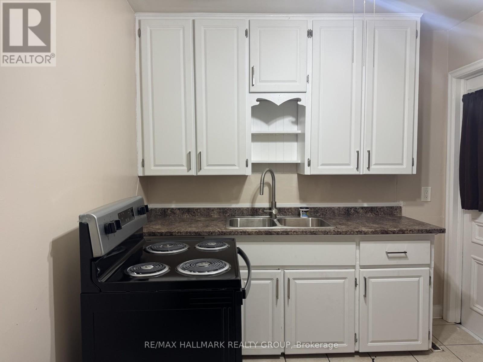 3 - 20 Russell Street W, Smiths Falls, Ontario  K7A 1N9 - Photo 2 - X13013024