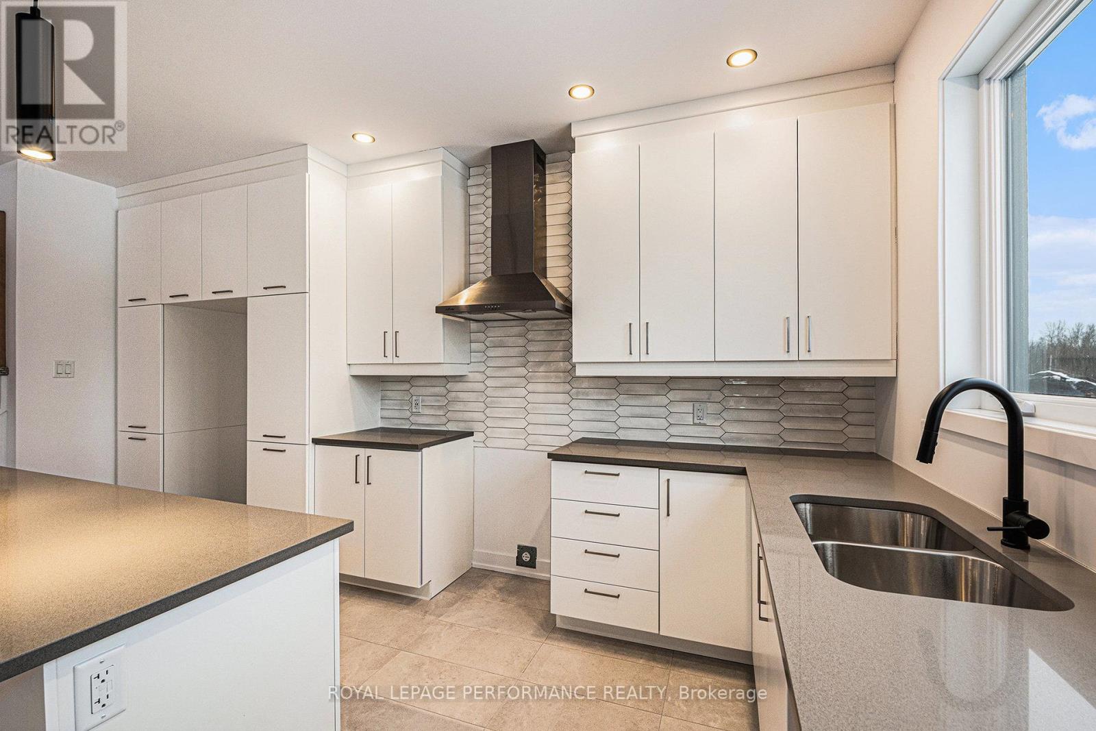 94 Rutile Street, Clarence-Rockland, Ontario  K4K 0M6 - Photo 10 - X13013910