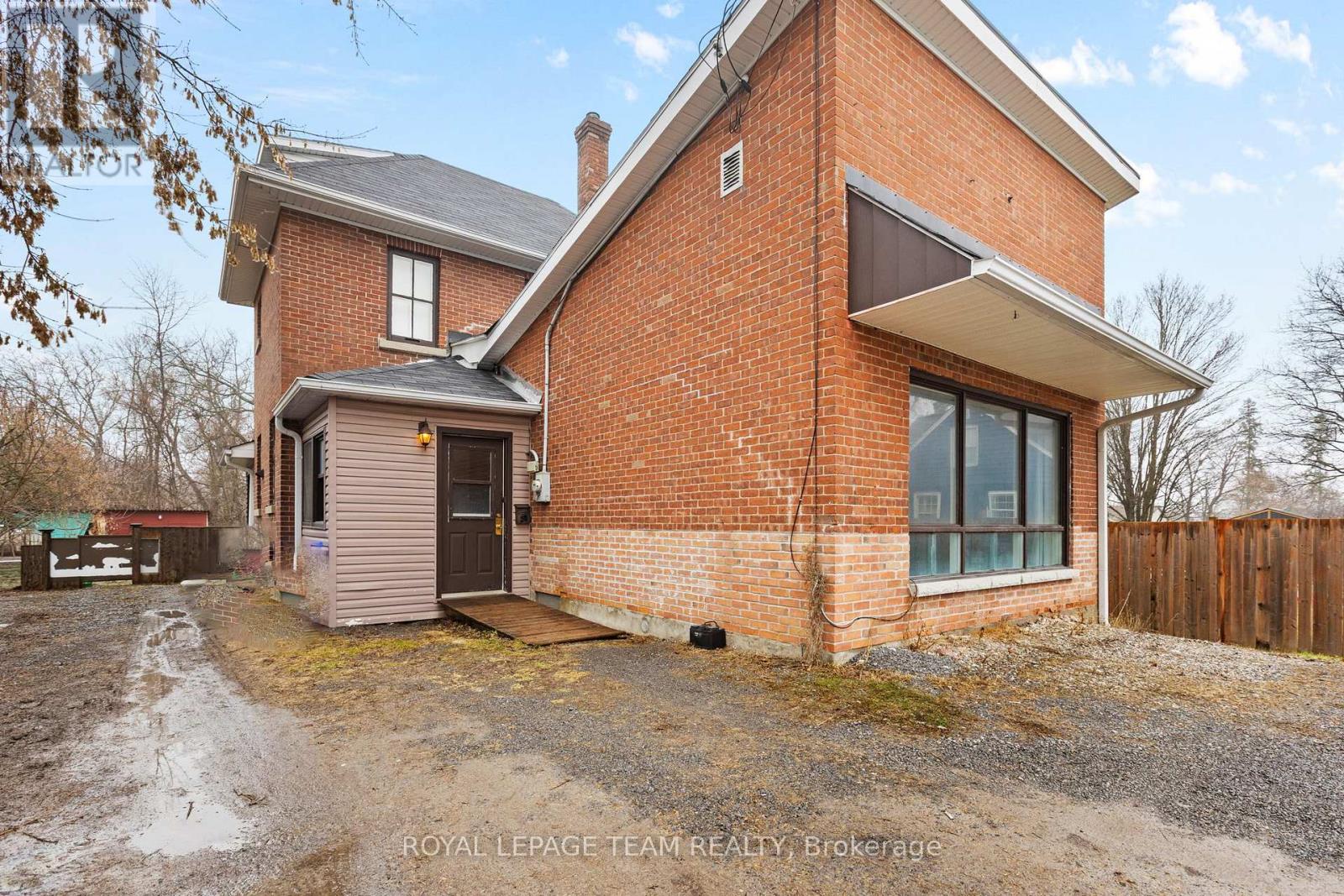 47 Daniel Street S, Arnprior, Ontario  K7S 2L5 - Photo 2 - X13014172
