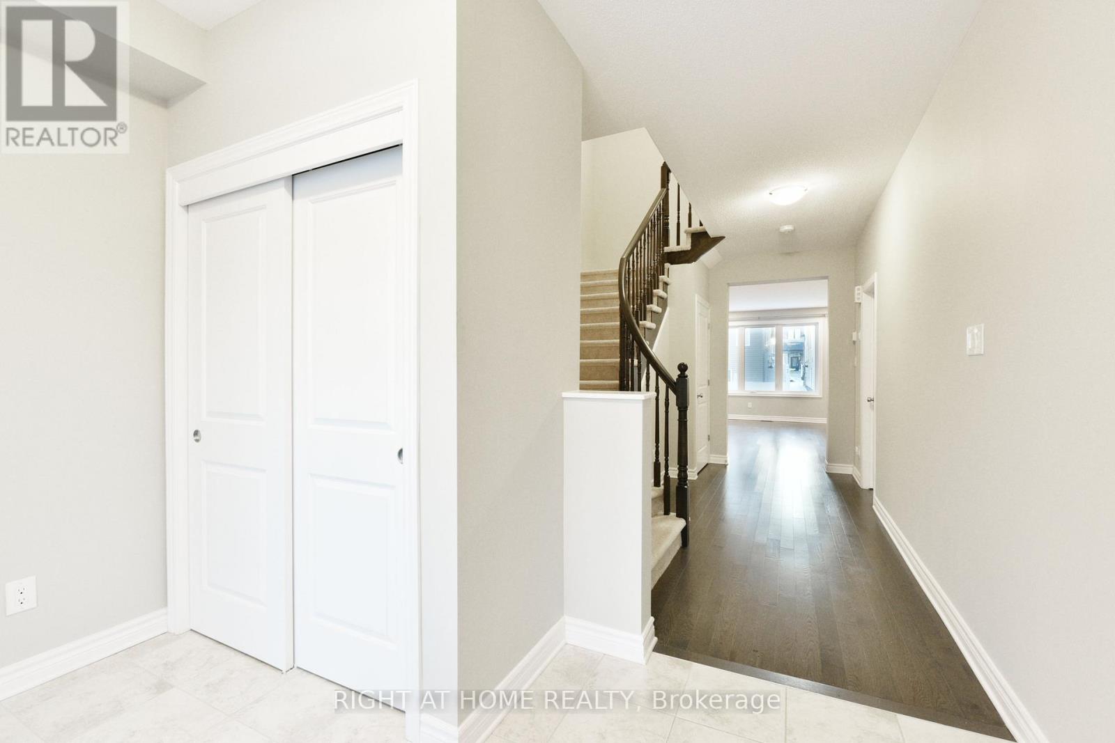 630 Eagle Crest Heights, Ottawa, Ontario  K2S 1G1 - Photo 3 - X13014356