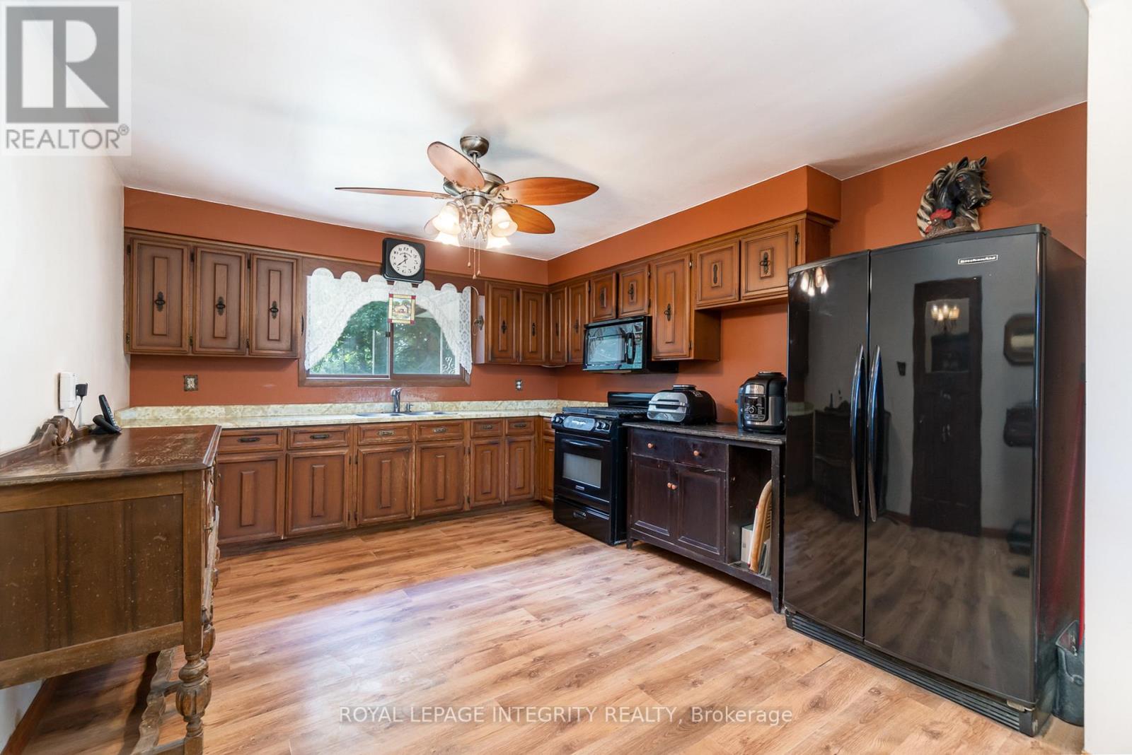 5801 Bossert Road, Niagara Falls, Ontario  L2E 6S6 - Photo 6 - X13020046