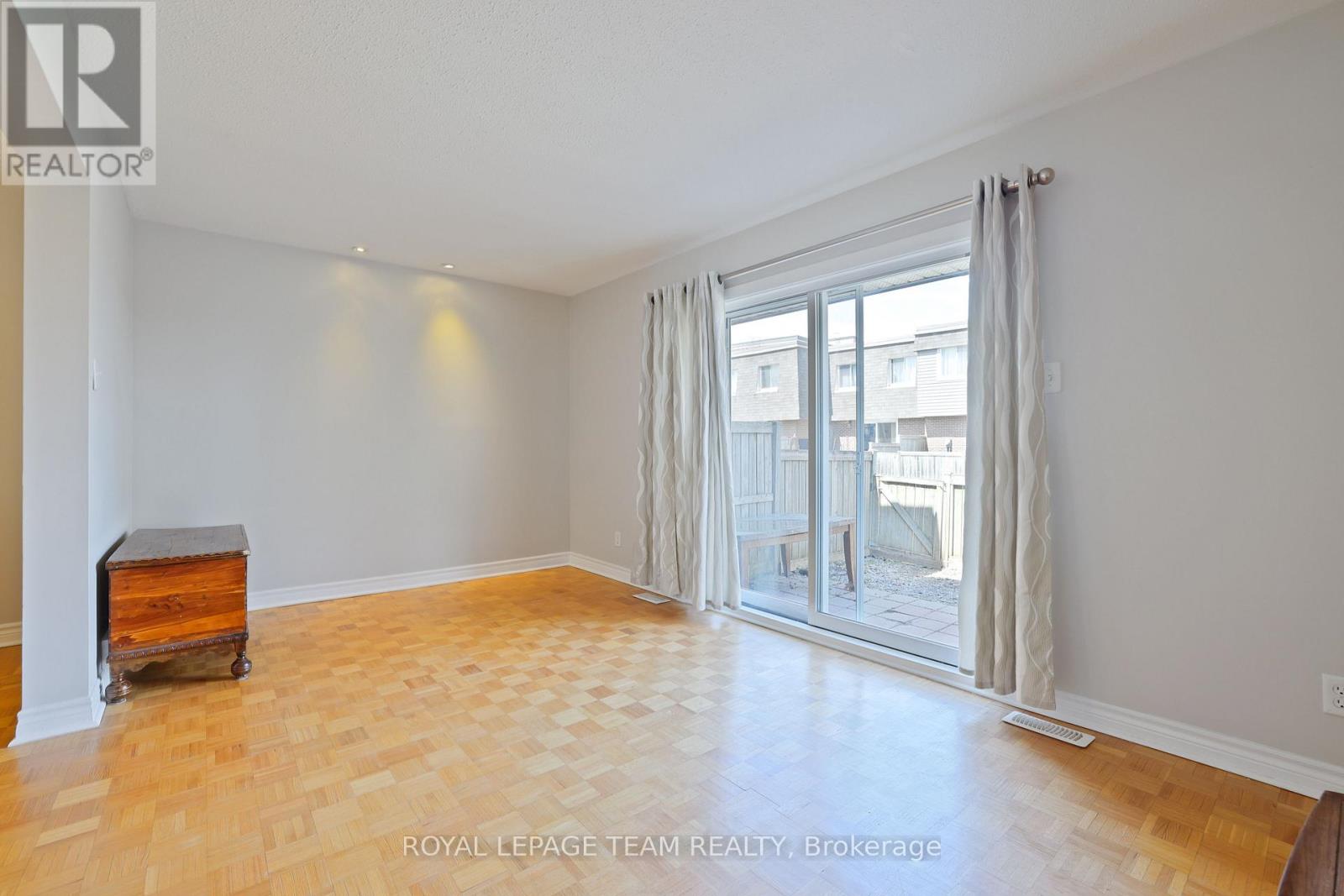 2942 Fairlea Crescent, Ottawa, Ontario  K1V 8T7 - Photo 13 - X13022168