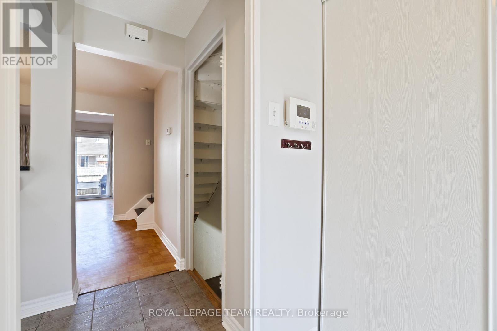 2942 Fairlea Crescent, Ottawa, Ontario  K1V 8T7 - Photo 4 - X13022168