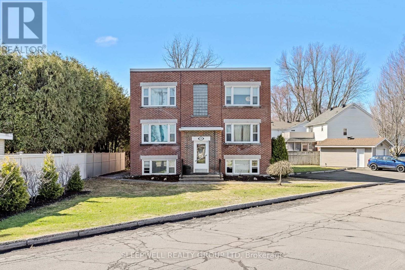 54 CENTENNIAL BOULEVARD, Ottawa, Ontario
