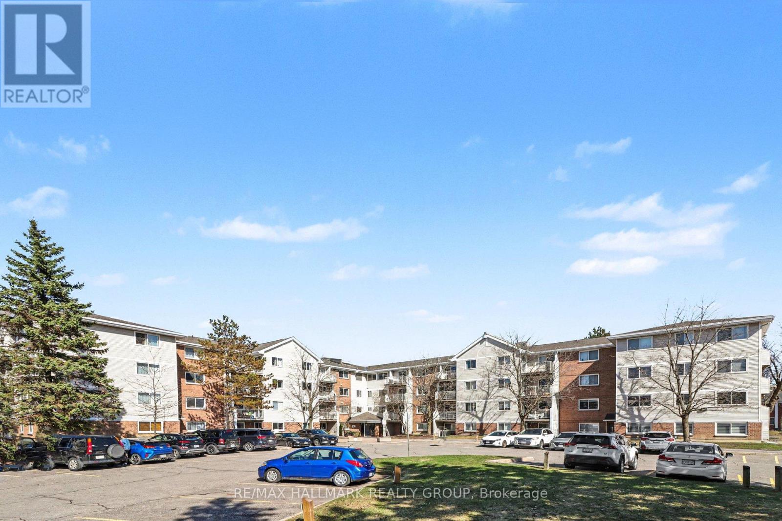 312 - 280 BRITTANY DRIVE, Ottawa, Ontario