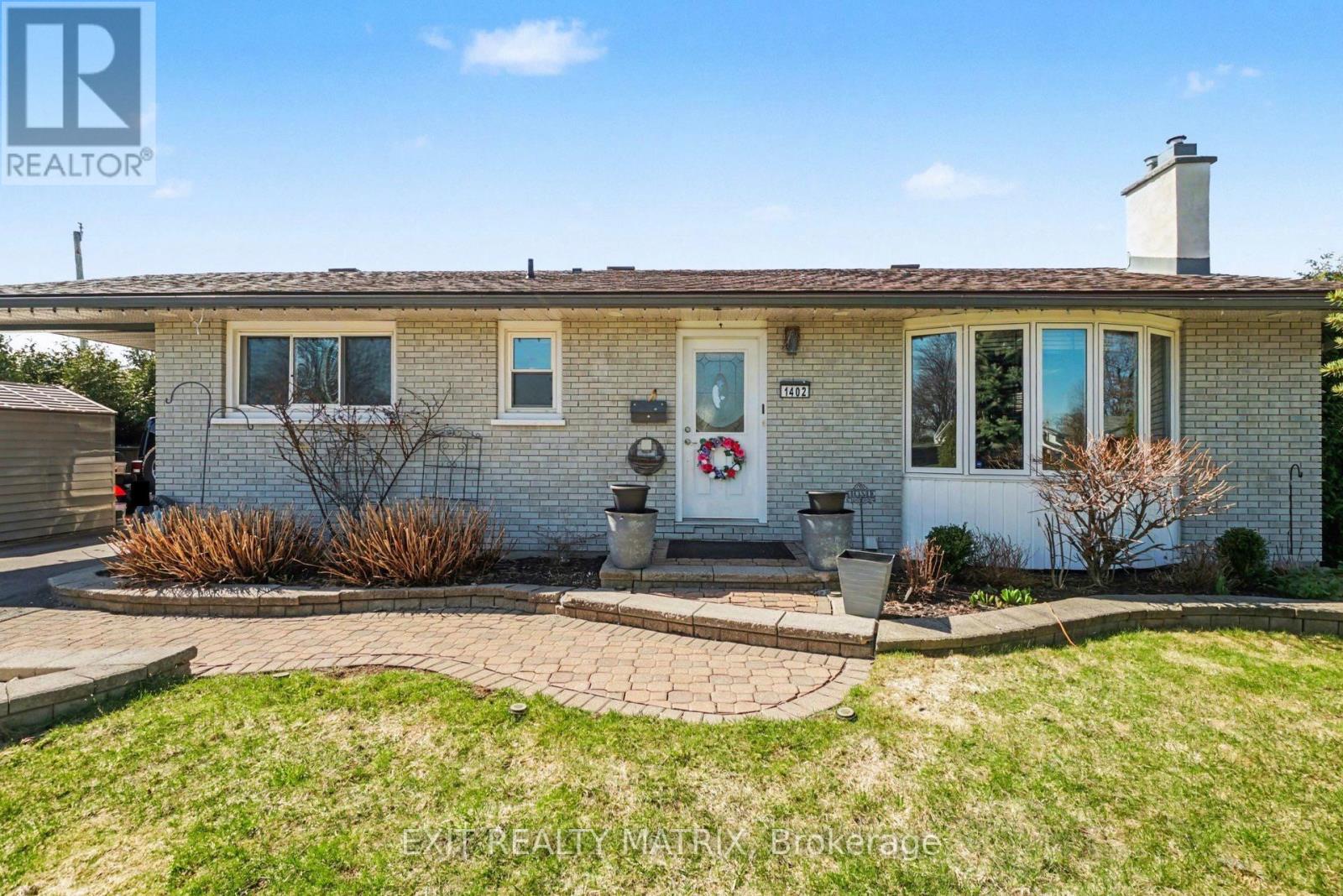 1402 Jamison Avenue, Ottawa, Ontario  K1E 1J5 - Photo 2 - X13028724