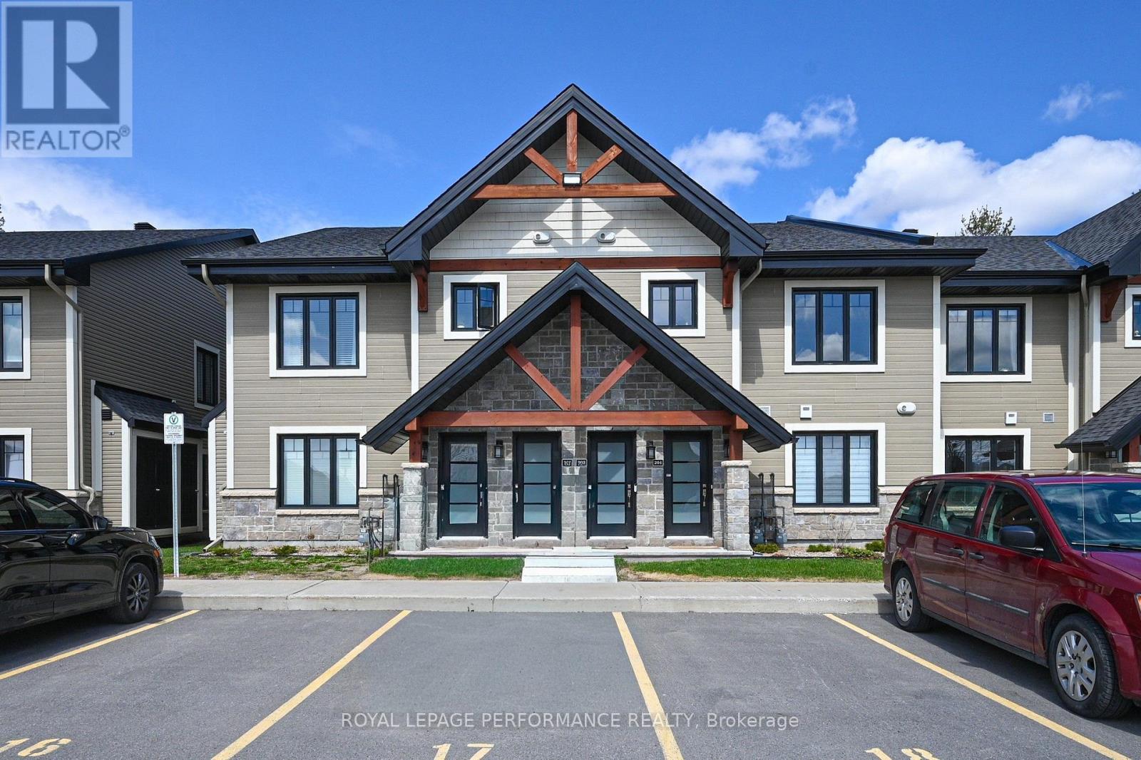 202 - 83 St Moritz Trail, Russell, Ontario  K0A 1W0 - Photo 2 - X13029150