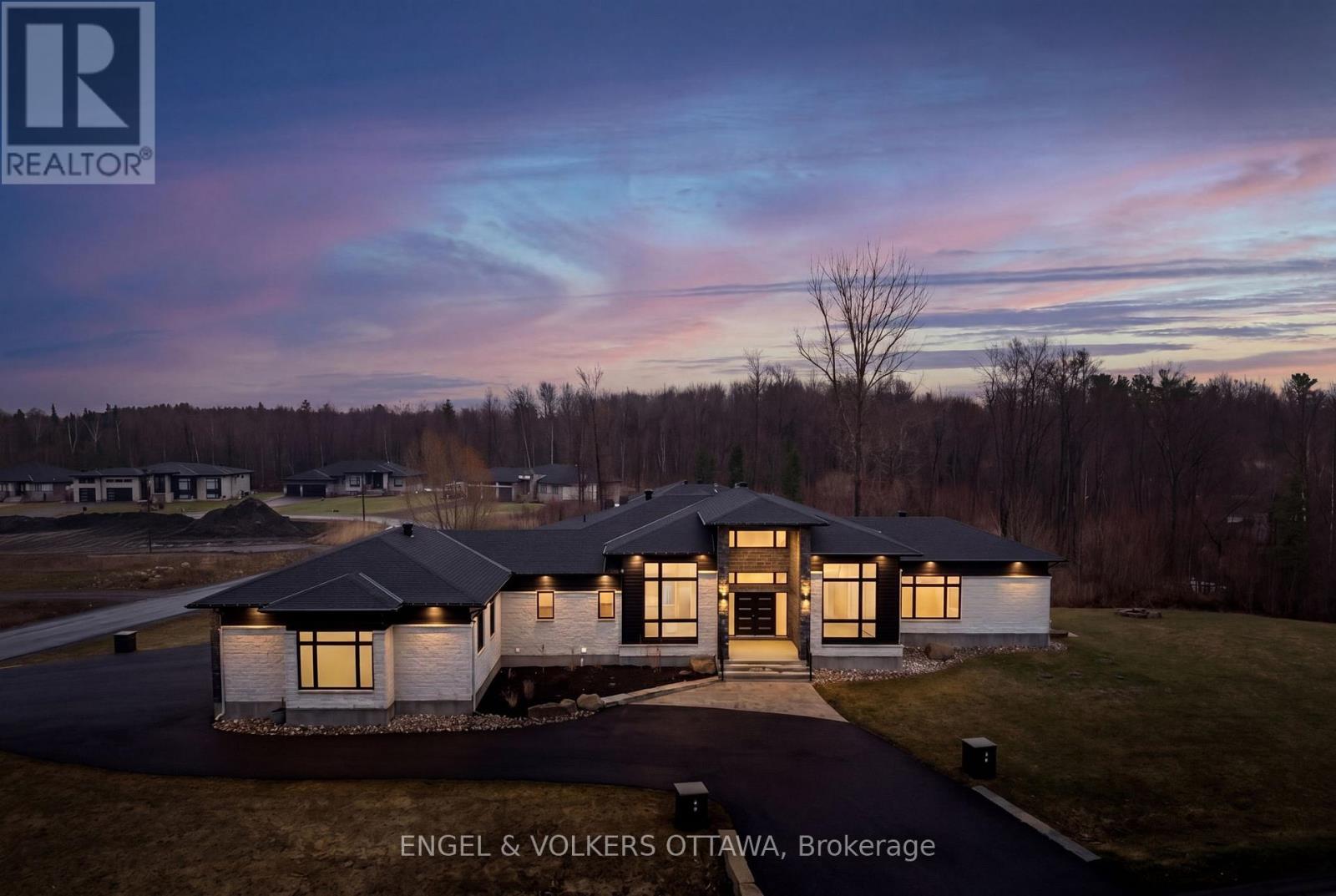 1600 NIGHTSHADE PLACE, Ottawa, Ontario