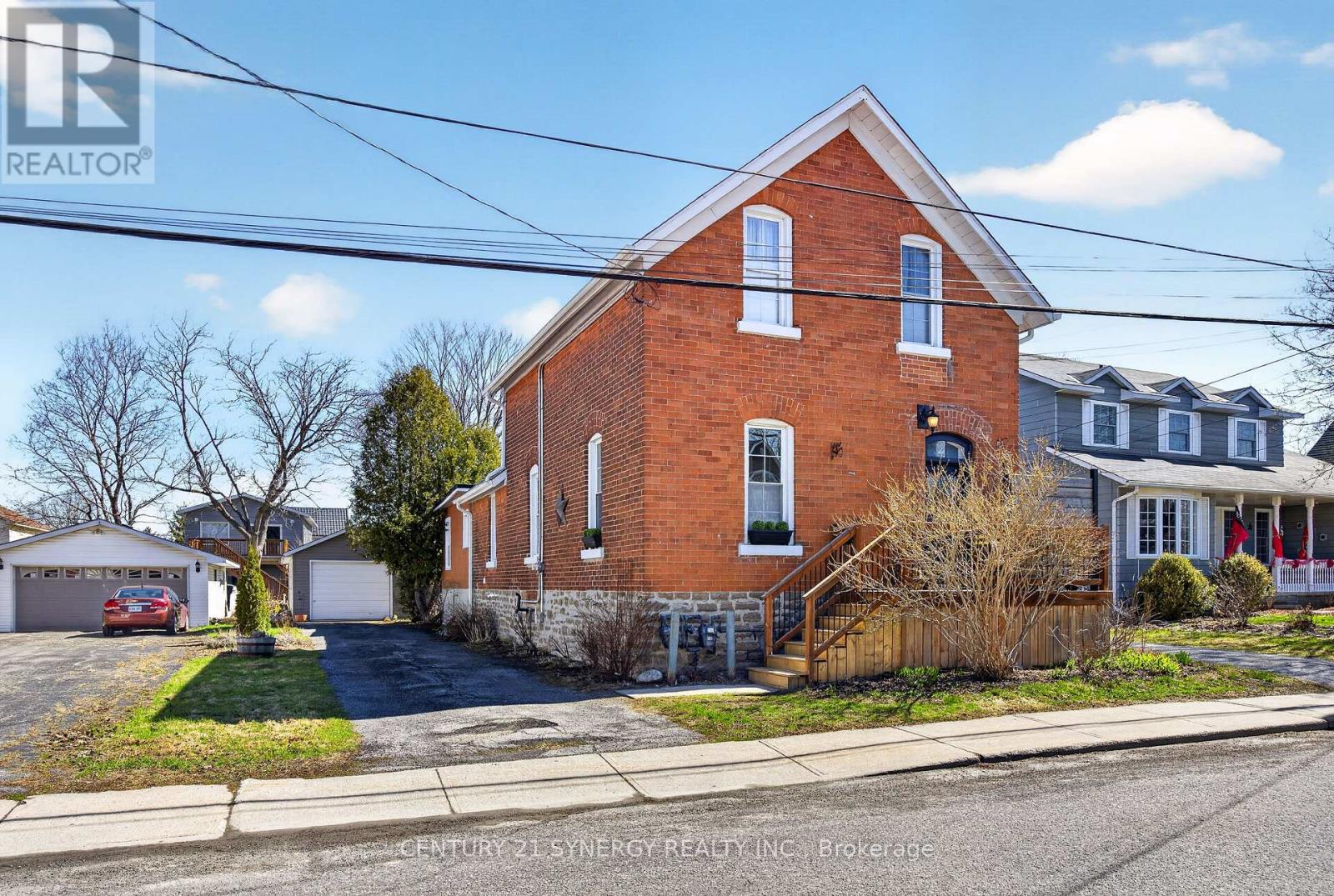 33 A & B Napoleon Street, Carleton Place, Ontario  K7C 2X4 - Photo 2 - X13030590