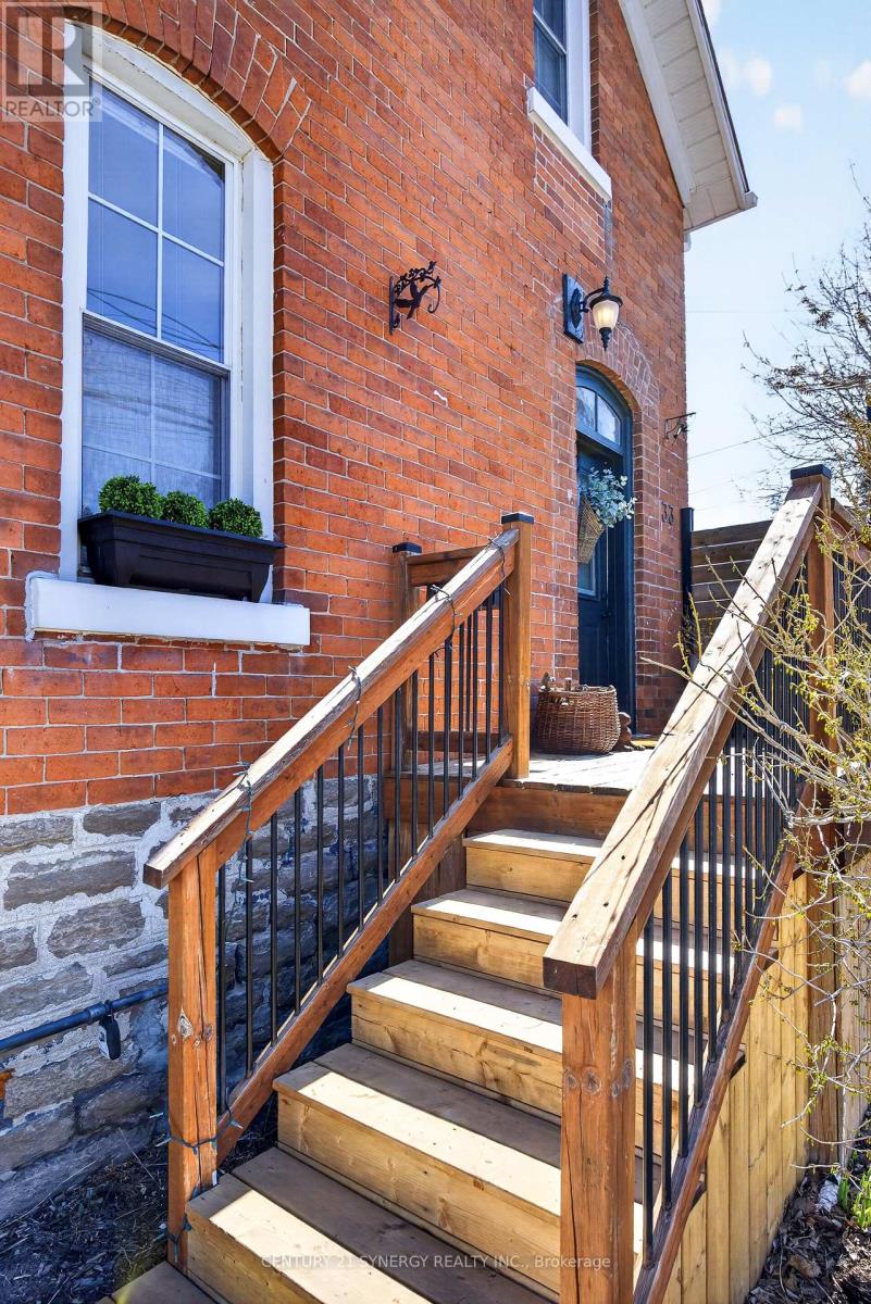 33 A & B Napoleon Street, Carleton Place, Ontario  K7C 2X4 - Photo 3 - X13030590