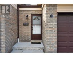 10 COLLINS CRESCENT, Brampton, Ontario