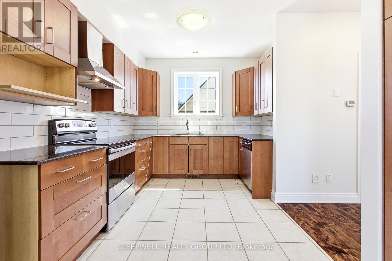 54 Christie Street, Ottawa, Ontario  K1R 0A9 - Photo 11 - X13032854