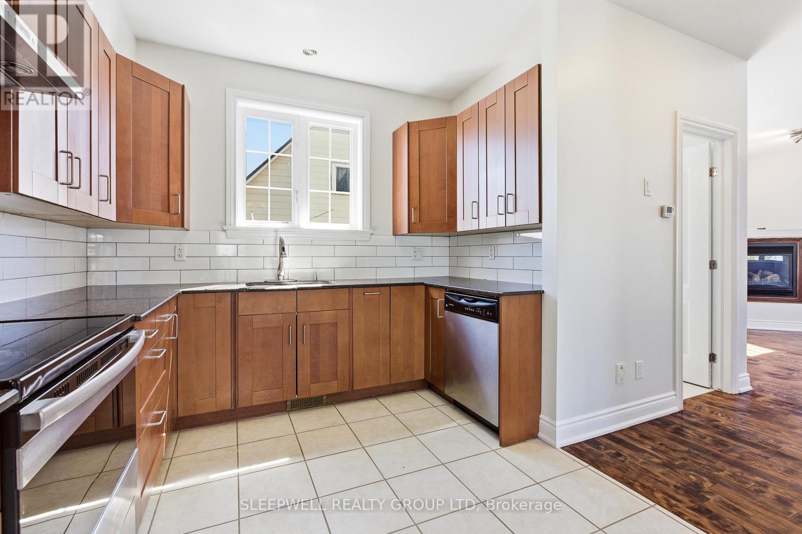 54 Christie Street, Ottawa, Ontario  K1R 0A9 - Photo 13 - X13032854