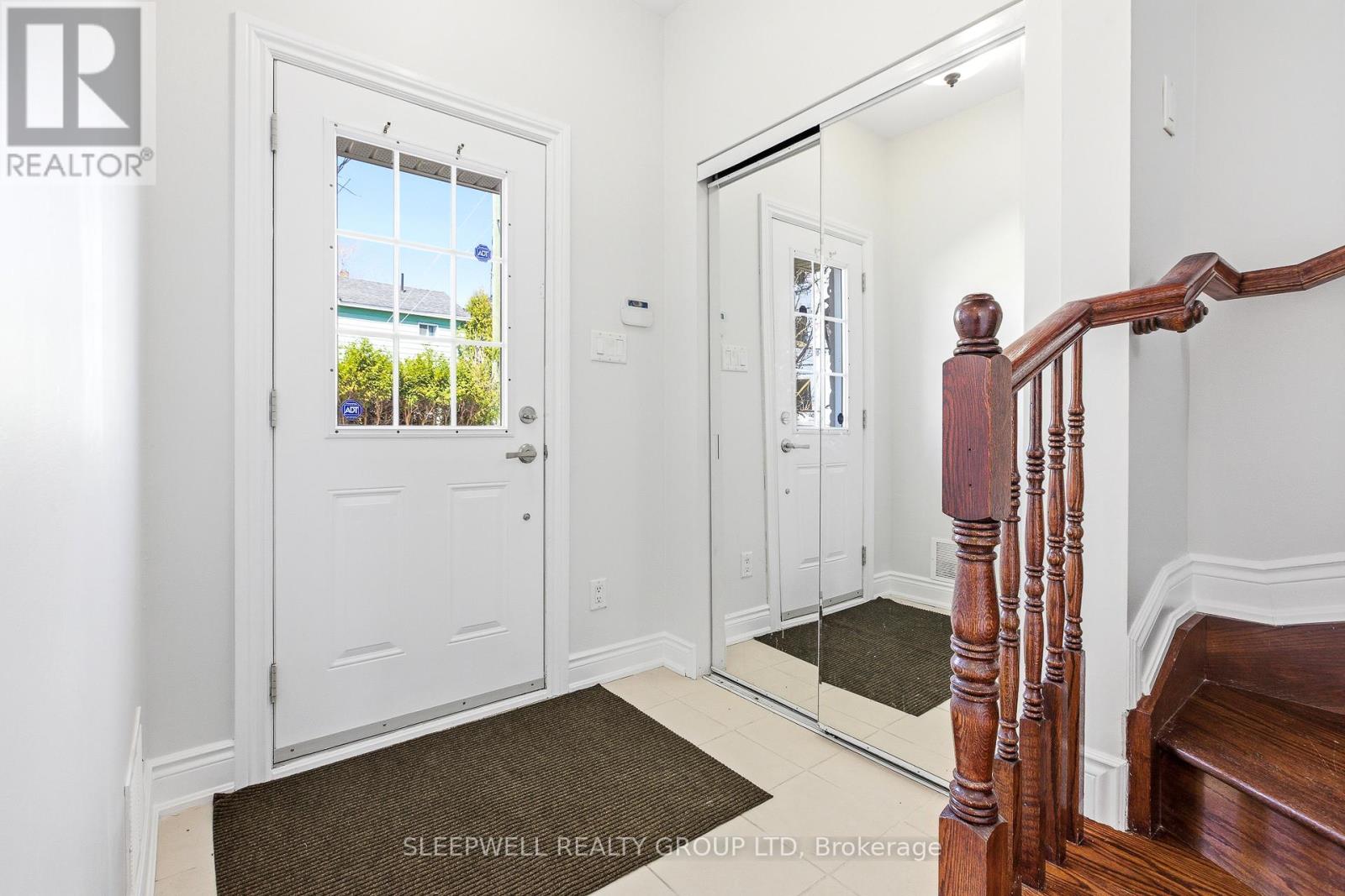 54 Christie Street, Ottawa, Ontario  K1R 0A9 - Photo 3 - X13032854